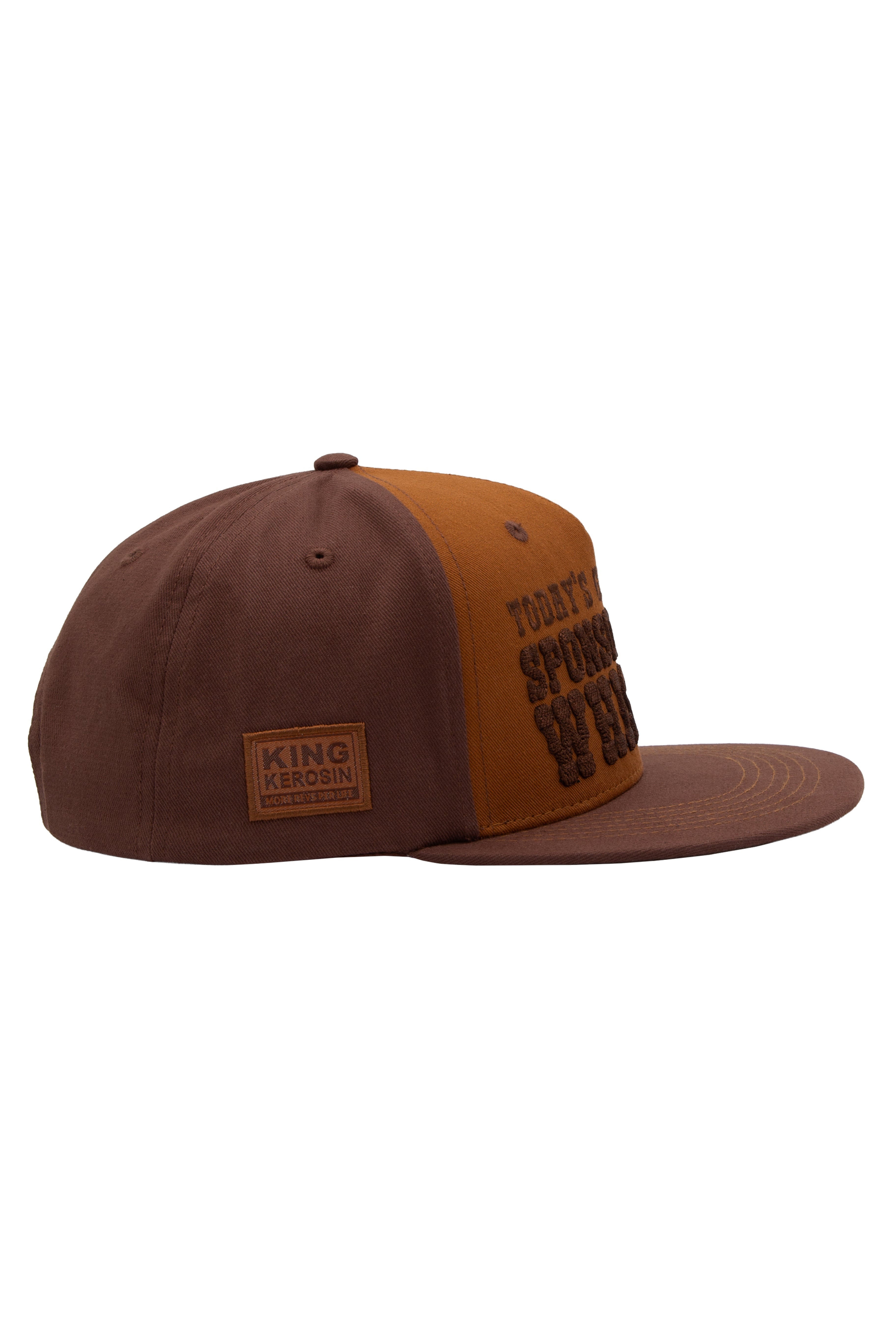 Flat Brim Cap 'Sponsored by Whiskey' in Braun Snapback Cap von King Kerosin