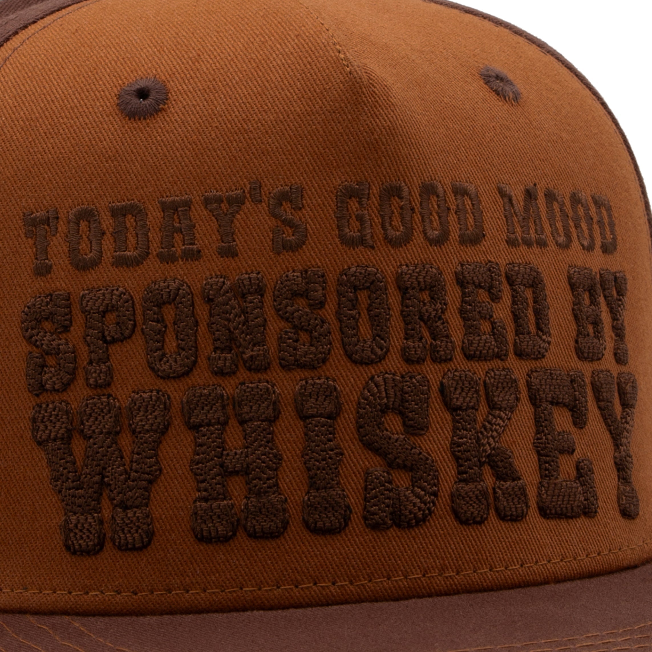 Flat Brim Cap 'Sponsored by Whiskey' in Braun Snapback Cap von King Kerosin