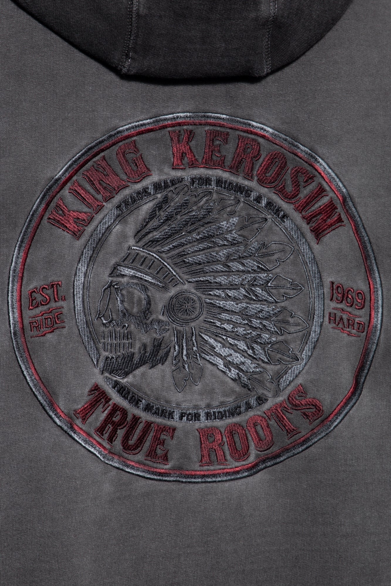 King Kerosin - Sweatjacke mit Oilwash - Effekt und Stickerei «Indian Rider»