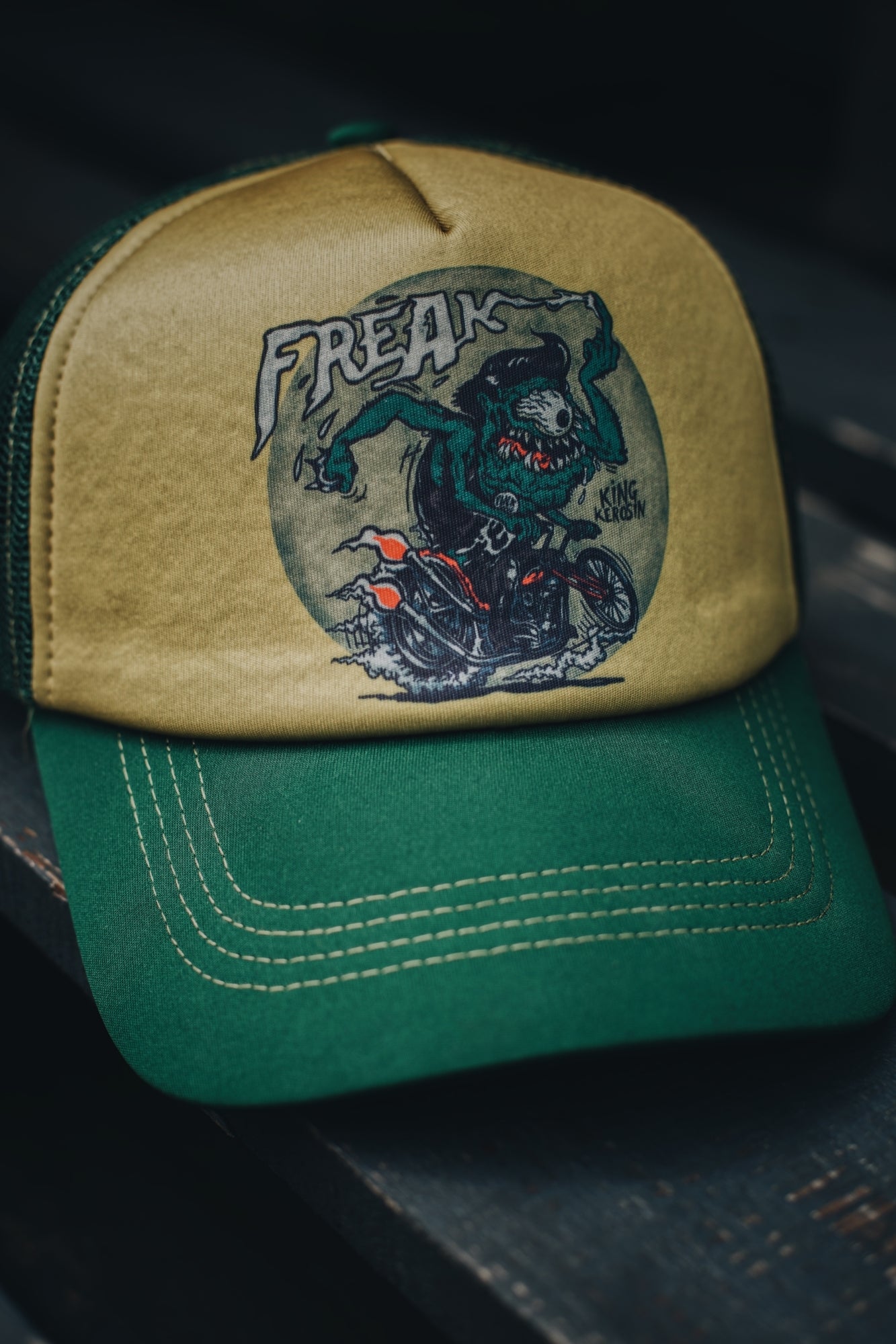 Trucker Cap Classic mit wattierter Front und Motiv - Print «Freak» Trucker Cap von King Kerosin
