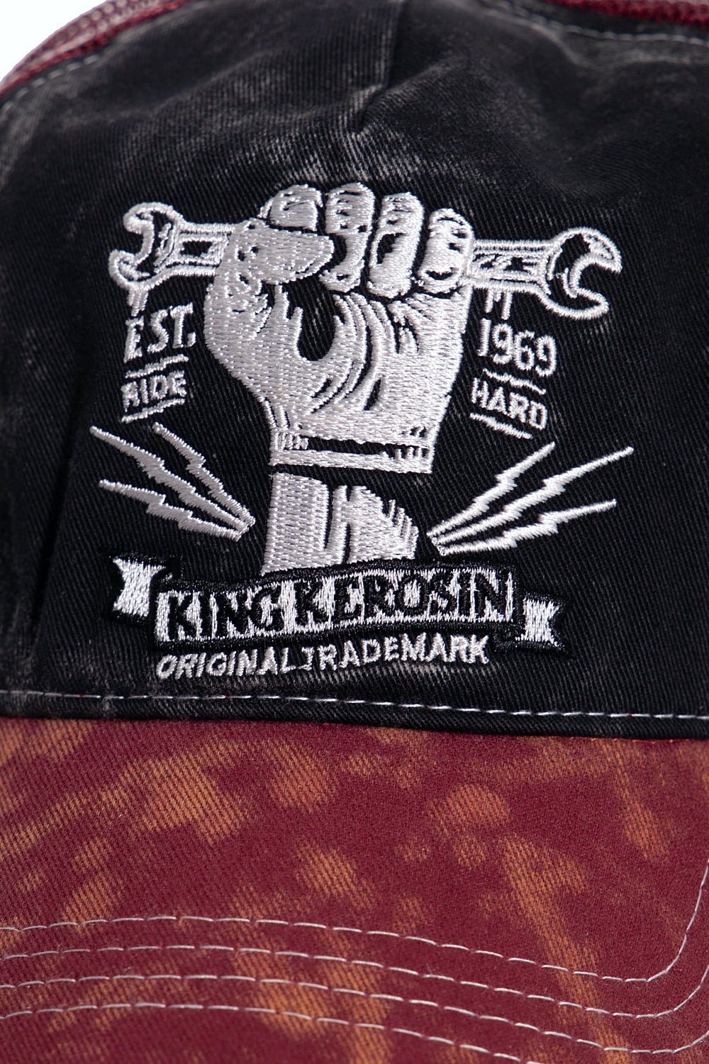 Trucker Cap mit Enzymwash - Effekt und Stickerei «Orig. Trade» Trucker Cap von King Kerosin