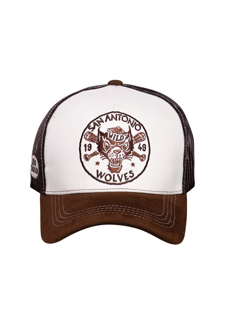 Trucker Cap mit Stickereien und Schirm in Samt - Optik «San Antonio Wolves» Trucker Cap von King Kerosin
