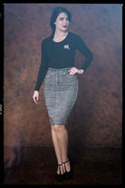 Queen Kerosin - Basic Longsleeve Shirt mit Print im Rücken und Front Stickerei «Hot Wheels»