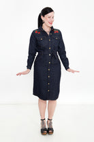 Queen Kerosin - Denim Kleid mit Western Stickereien «Western»