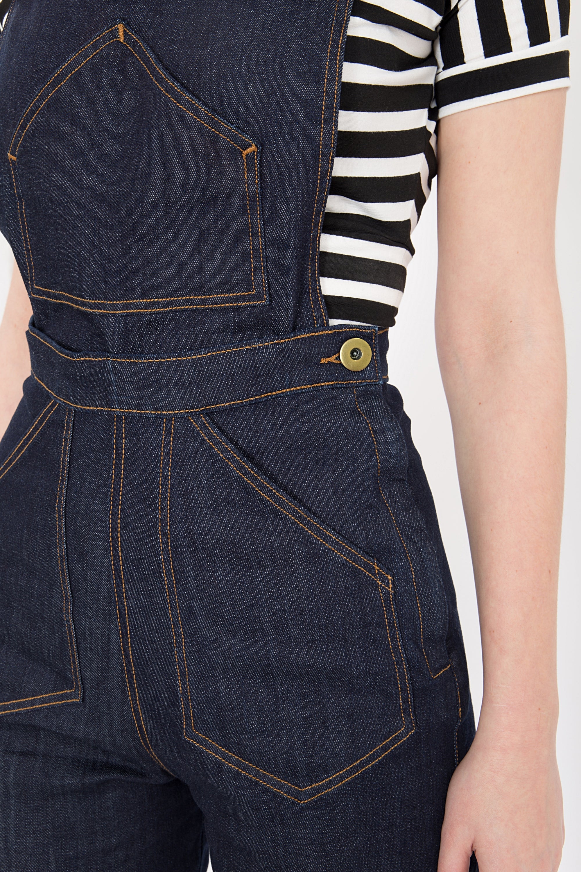 Queen Kerosin - Denim Latzhose 2 - in - 1 mit verstellbaren Trägern