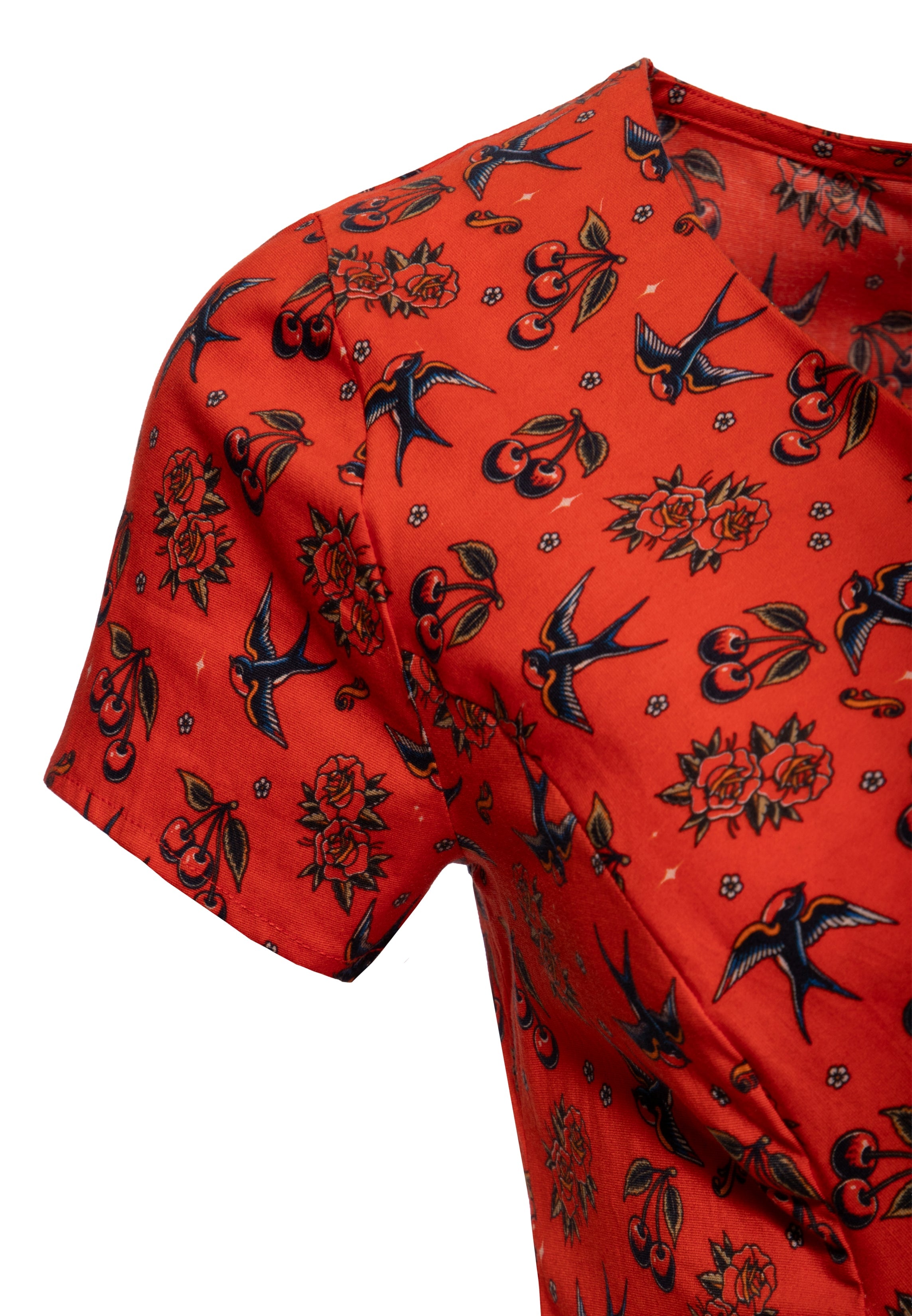 Etuikleid 'Cherries & Roses' in Rot Kleider von Queen Kerosin