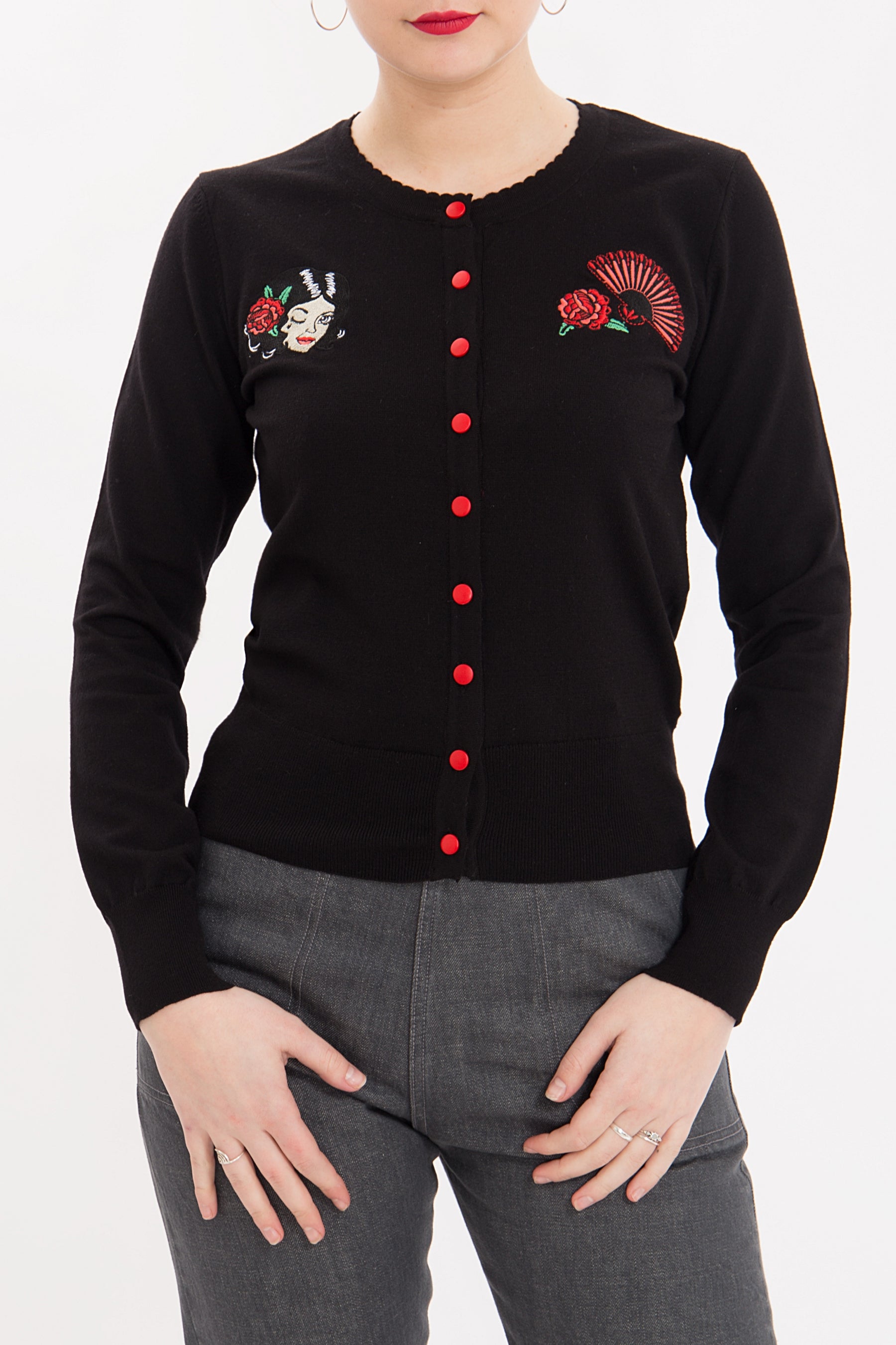 Queen Kerosin - Feinstrick Cardigan mit Motivstickereien