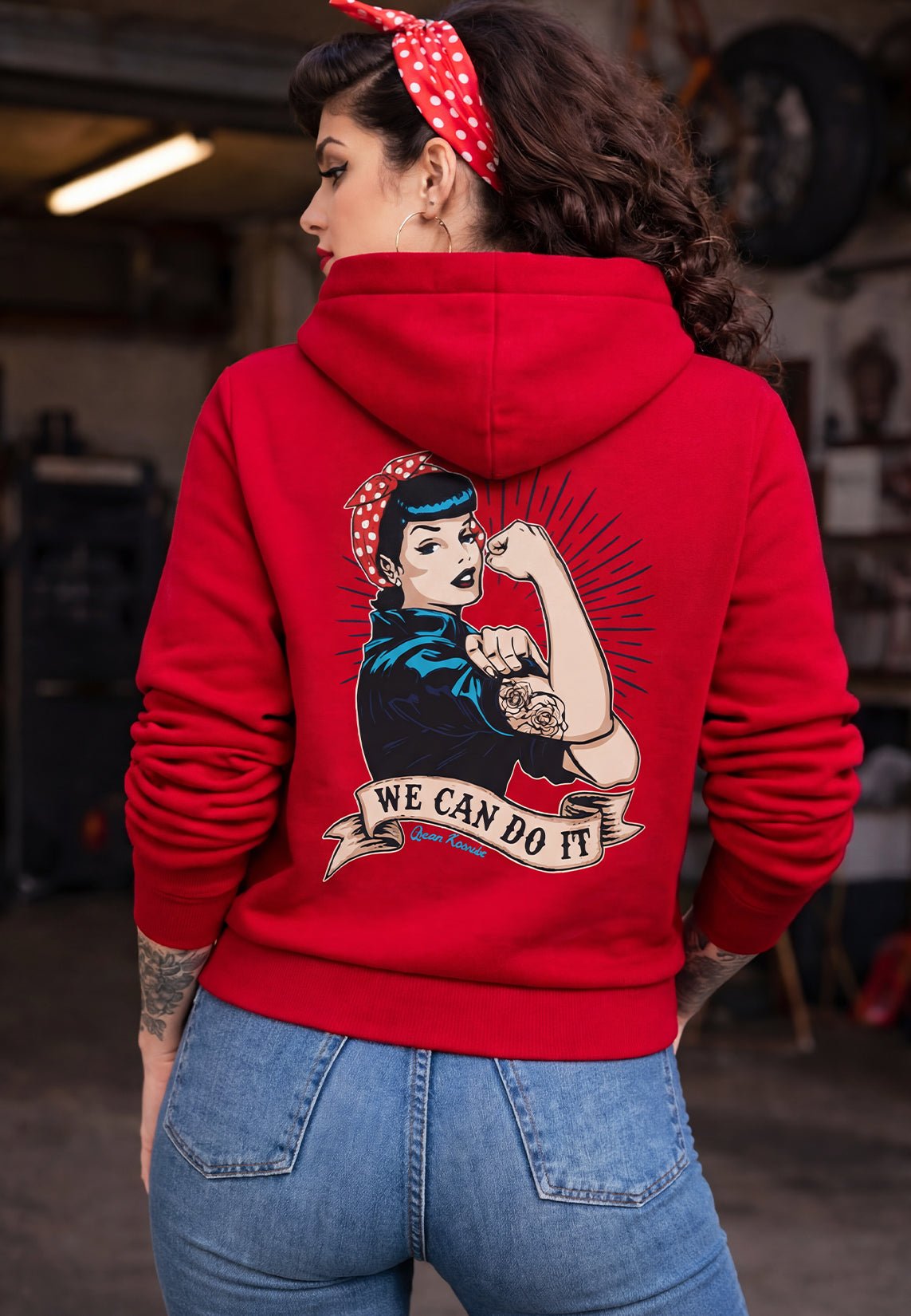 Hoodie 'We Can Do it' in Rot Kapuzenpullover von Queen Kerosin