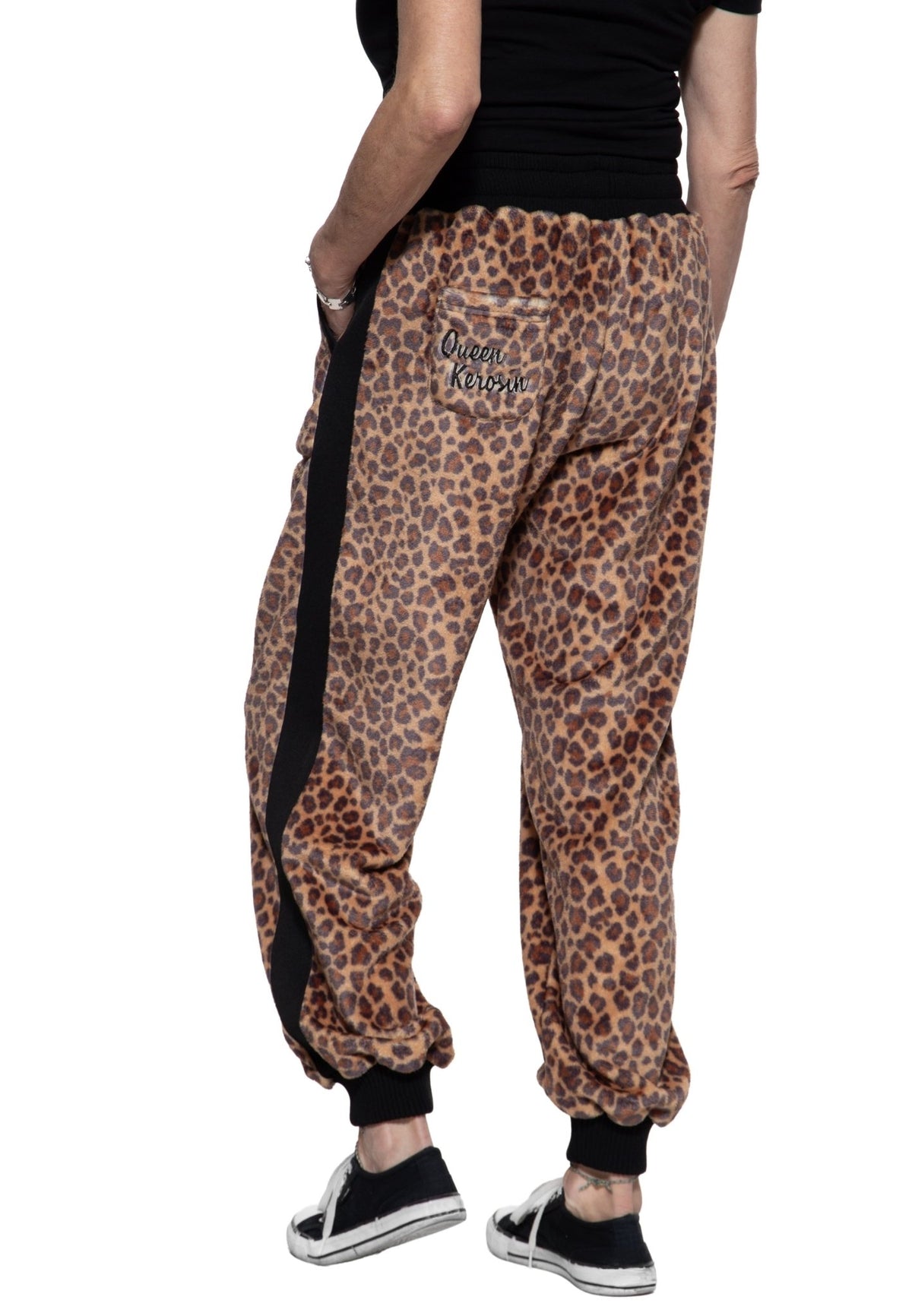 Jogginghose 'Wild Rebel' in Leo – Jogginghose von Queen Kerosin - Ansicht 3