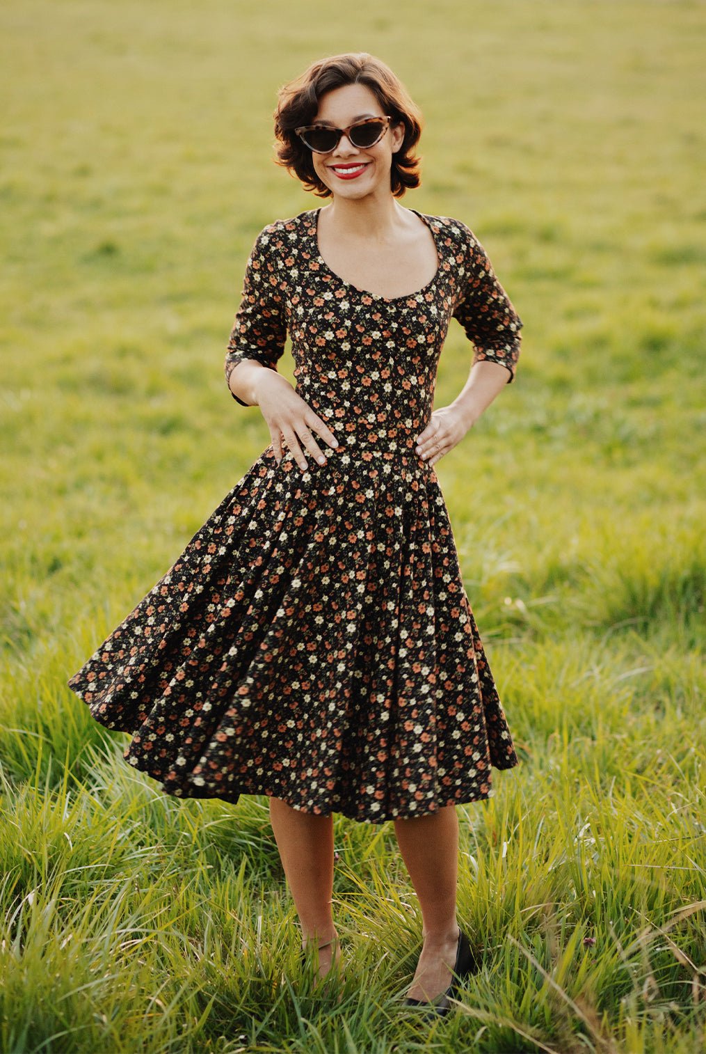 Swing Kleid in Braun Kleider von Queen Kerosin