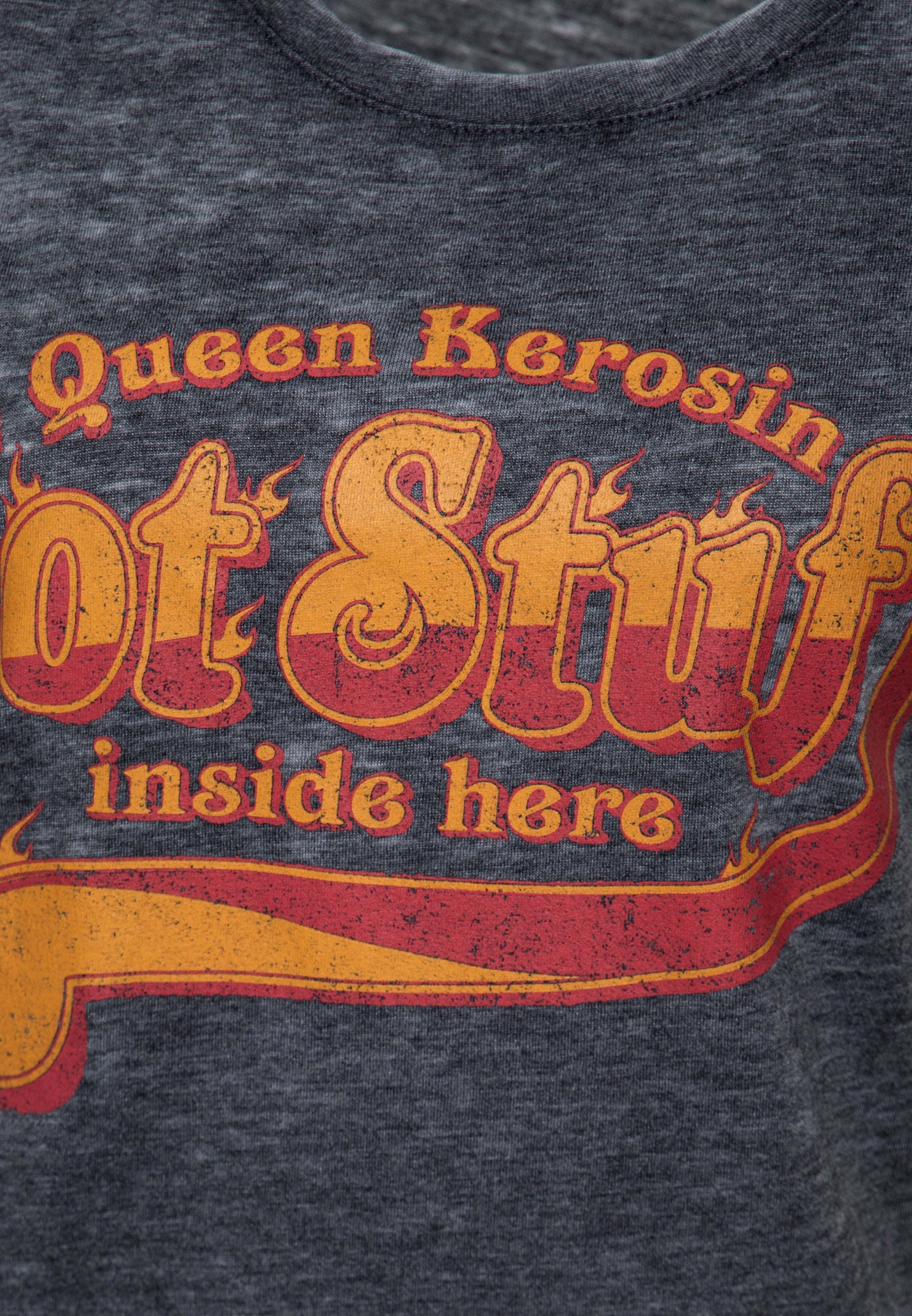 T-Shirt 'Hot Stuff' in Grey T-Shirts von Queen Kerosin