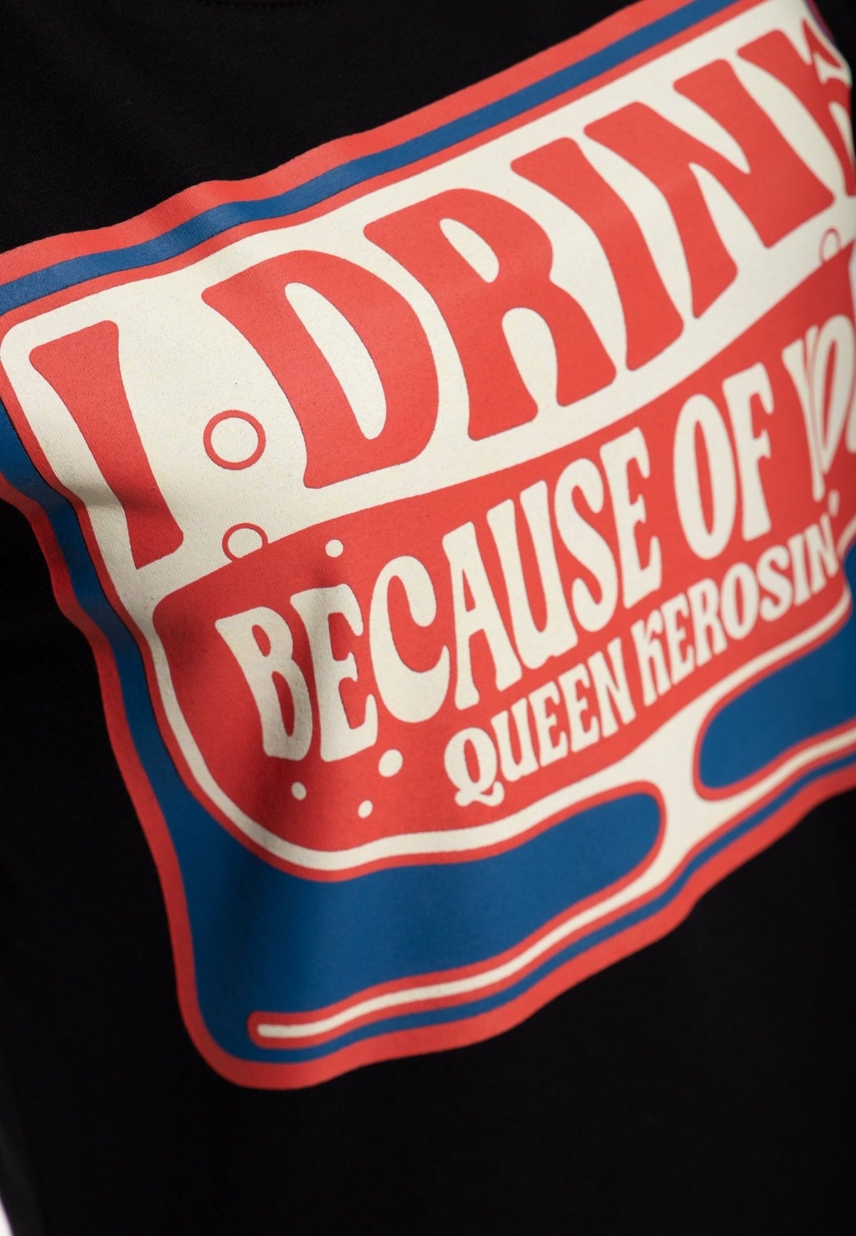 T-Shirt 'I Drink Because of You' in Schwarz – T-Shirts von Queen Kerosin - Ansicht 4