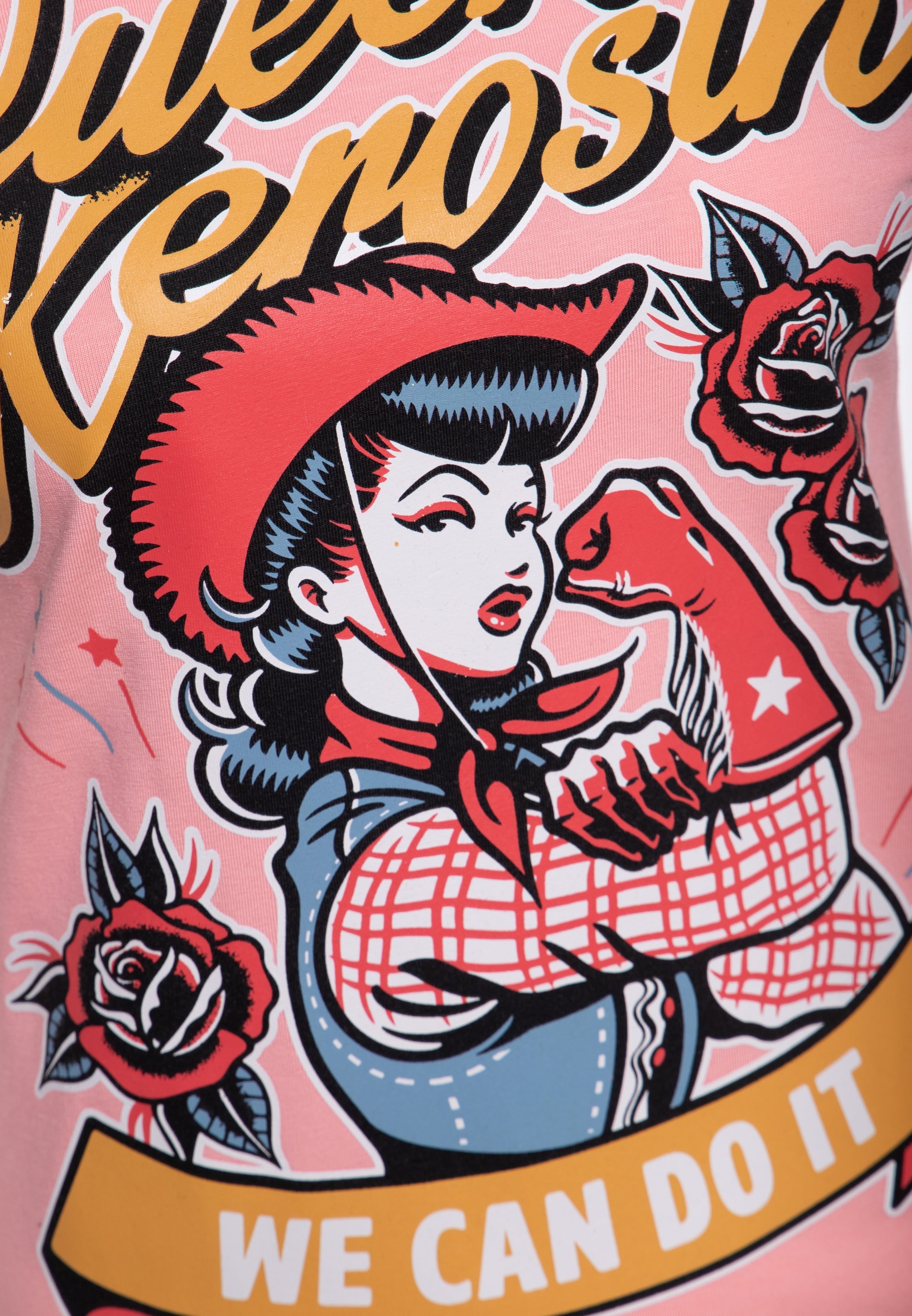 T-Shirt 'We Can Do It' in Rosa T-Shirts von Queen Kerosin