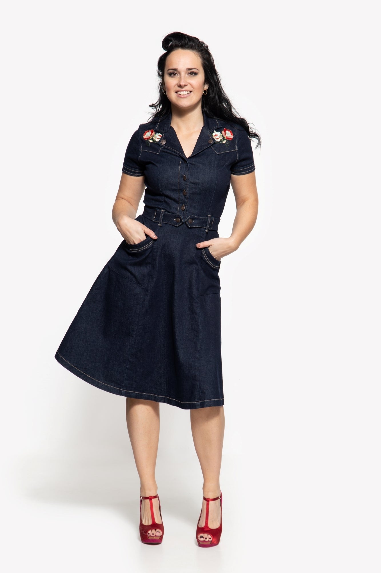 Queen Kerosin - 50s Swing Jeanskleid mit Stickerei