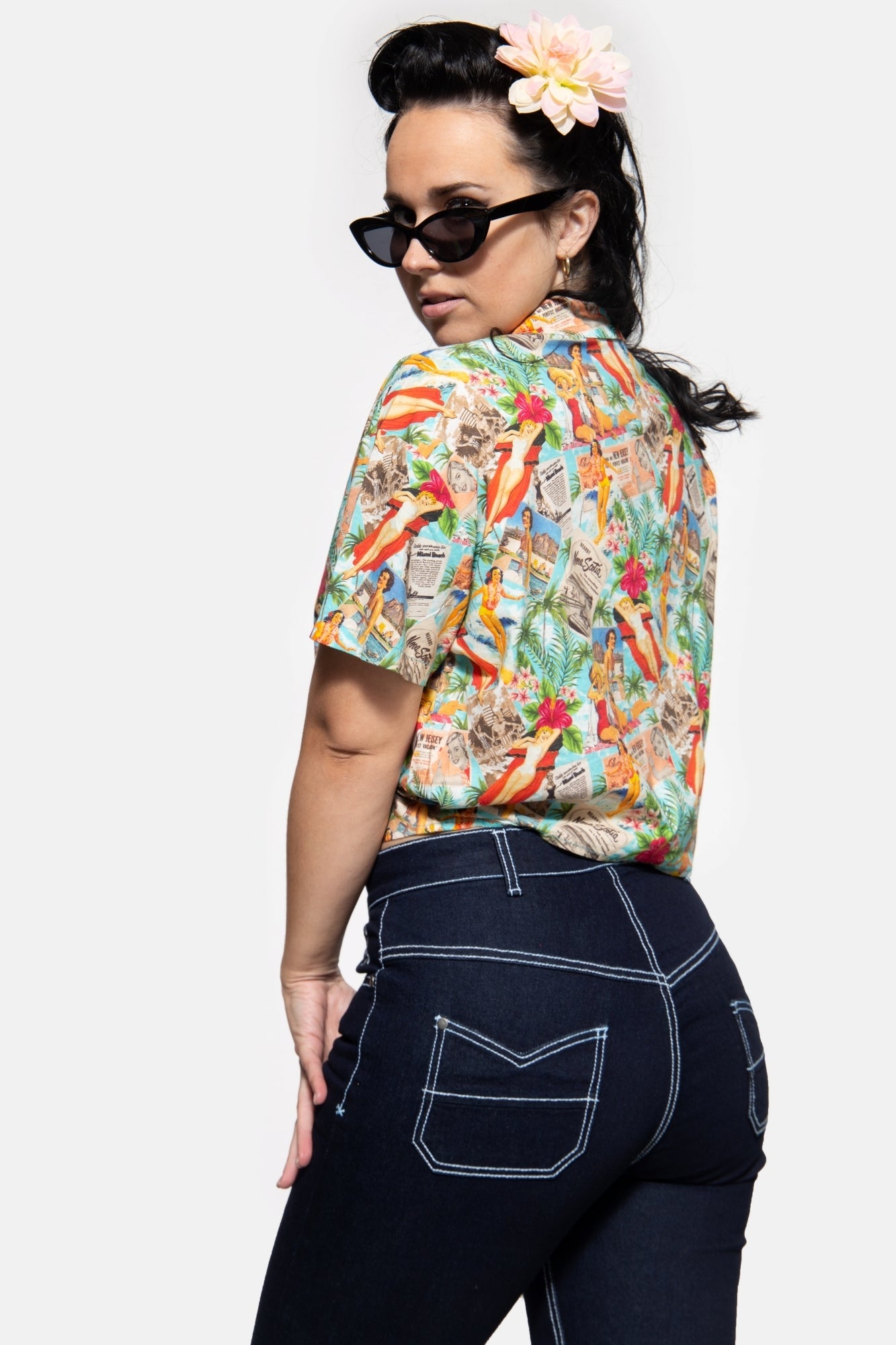 Queen Kerosin - Cropped Oversize Bluse mit Allover-Print im 50s Style