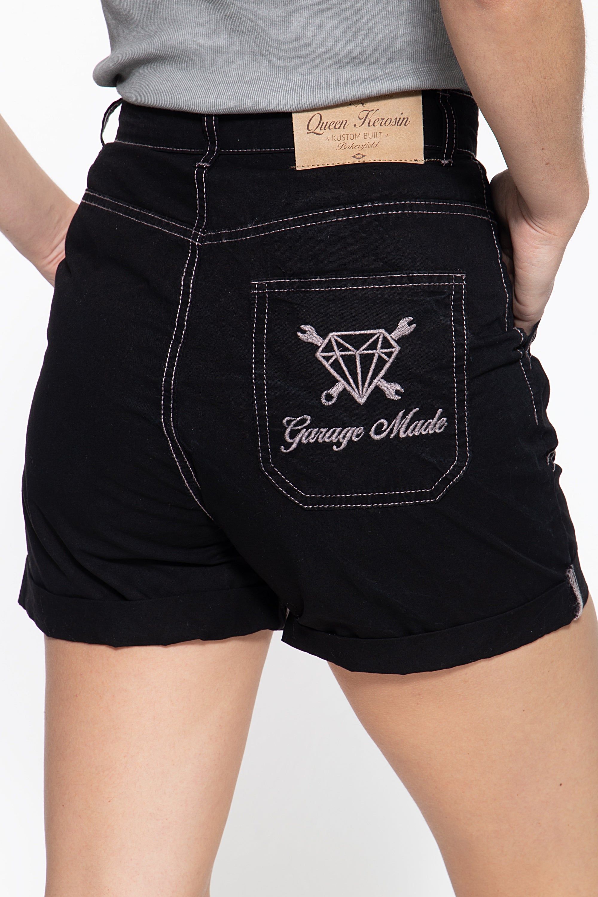 Queen Kerosin - Damenshorts mit verstecktem Verschluss