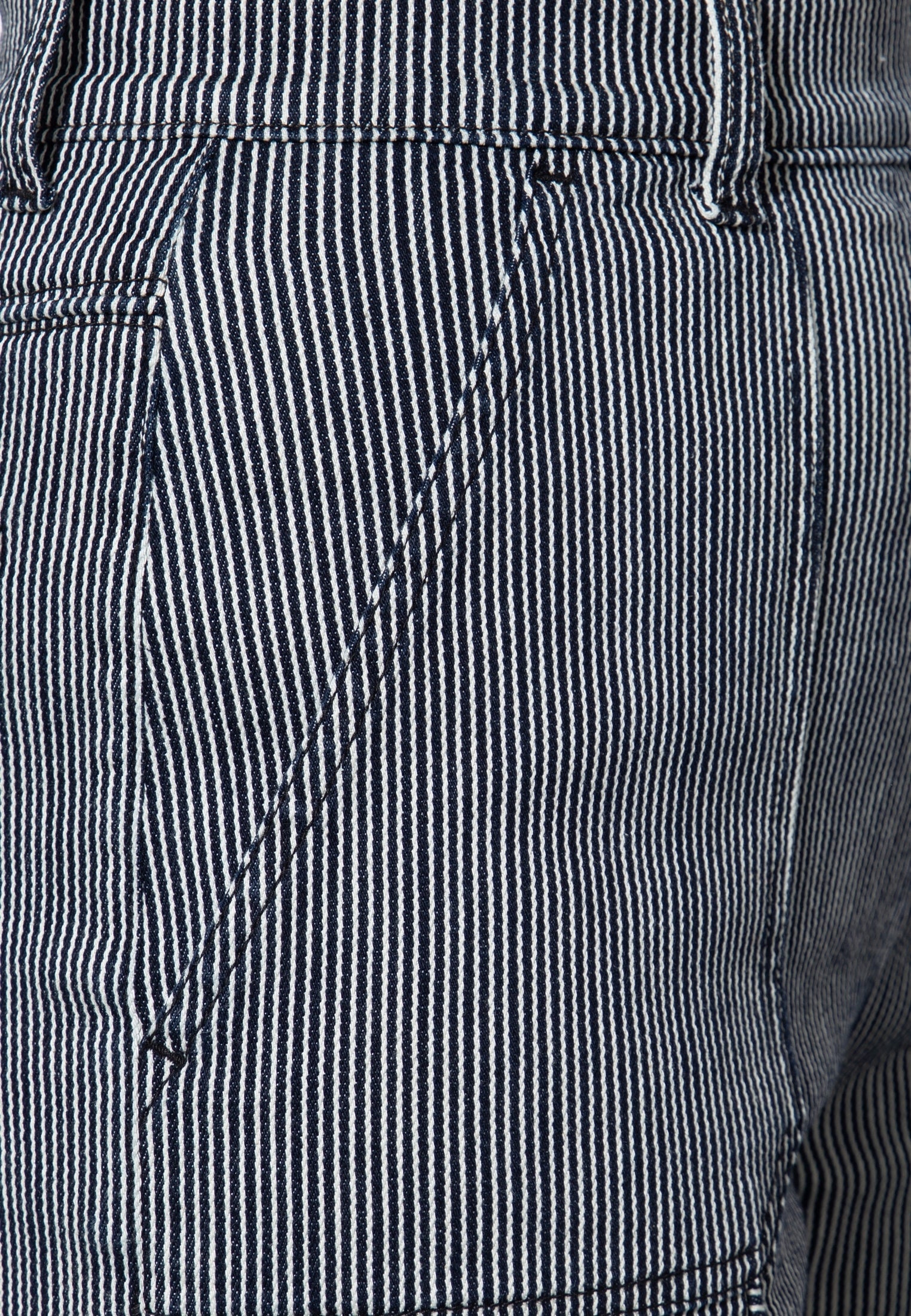 Queen Kerosin - High Waist Capri Hose im authentischen Vintage-Look