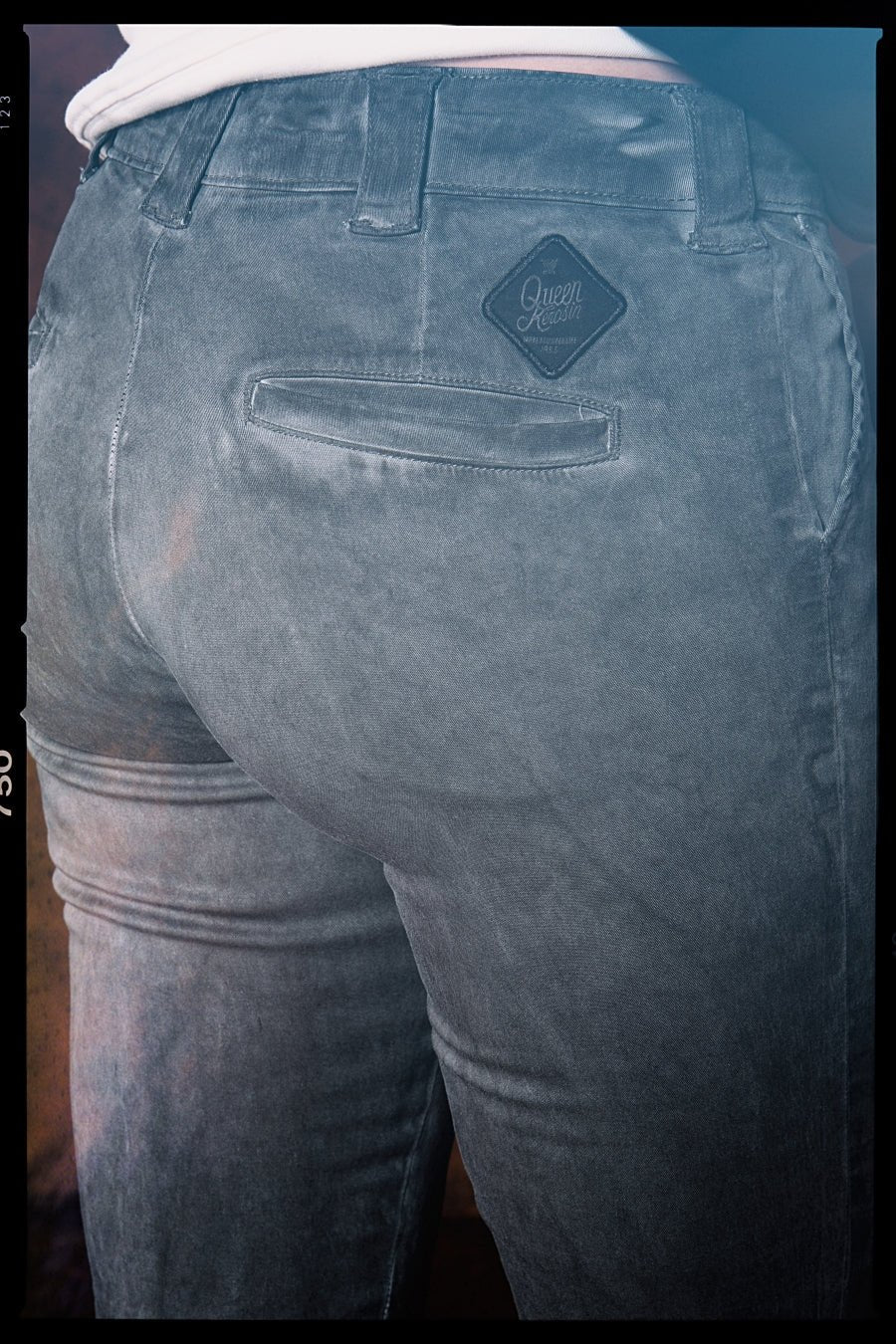Queen Kerosin - Workwear Jeanshose mit Oilwash Effekt