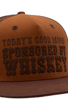 Flat Brim Cap 'Sponsored by Whiskey' in Braun Snapback Cap von King Kerosin