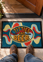 Fußmatte 'Titties & Beer' in Blau – Fußmatte von King Kerosin - Ansicht 6