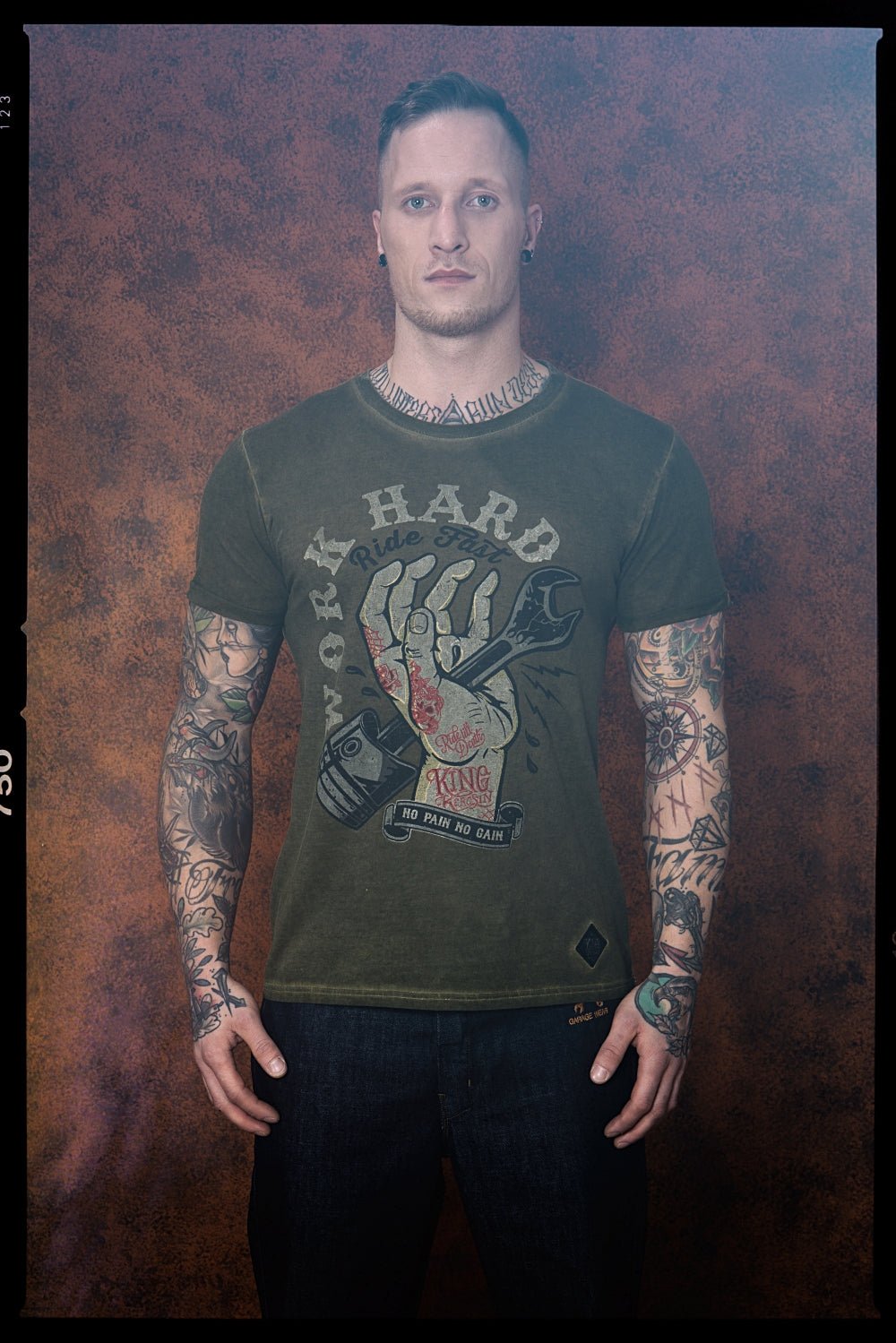 King Kerosin - Oil Washed Print T-Shirt im Used Look «Work Hard»