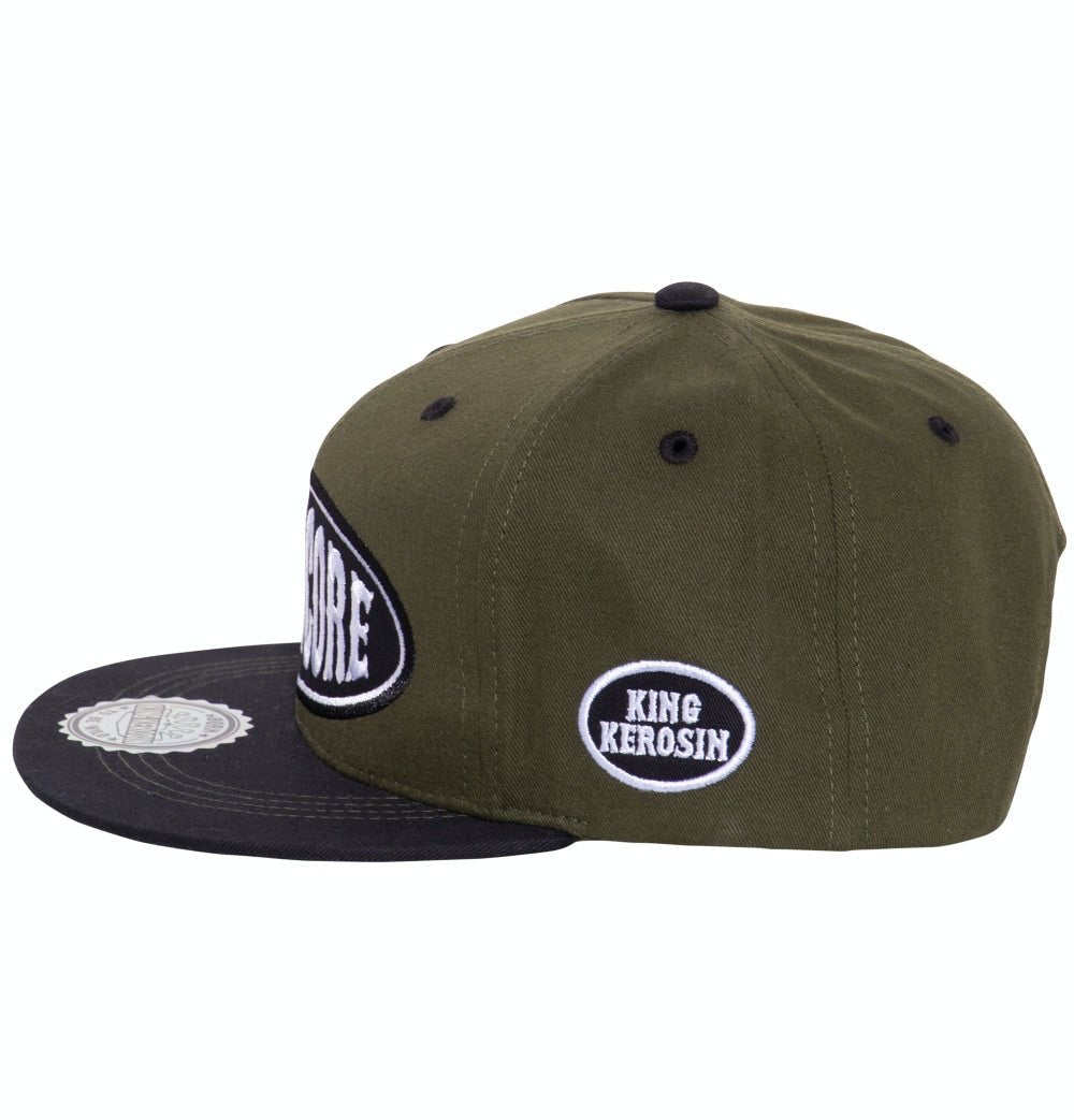 Snapback Cap mit Frontstickerei und Print auf der Schirmunterseite «Hardcore» Snapback Cap von King Kerosin