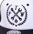 King Kerosin - Snapback Cap mit Print auf der Schirmunterseite Gummizug «FTW»