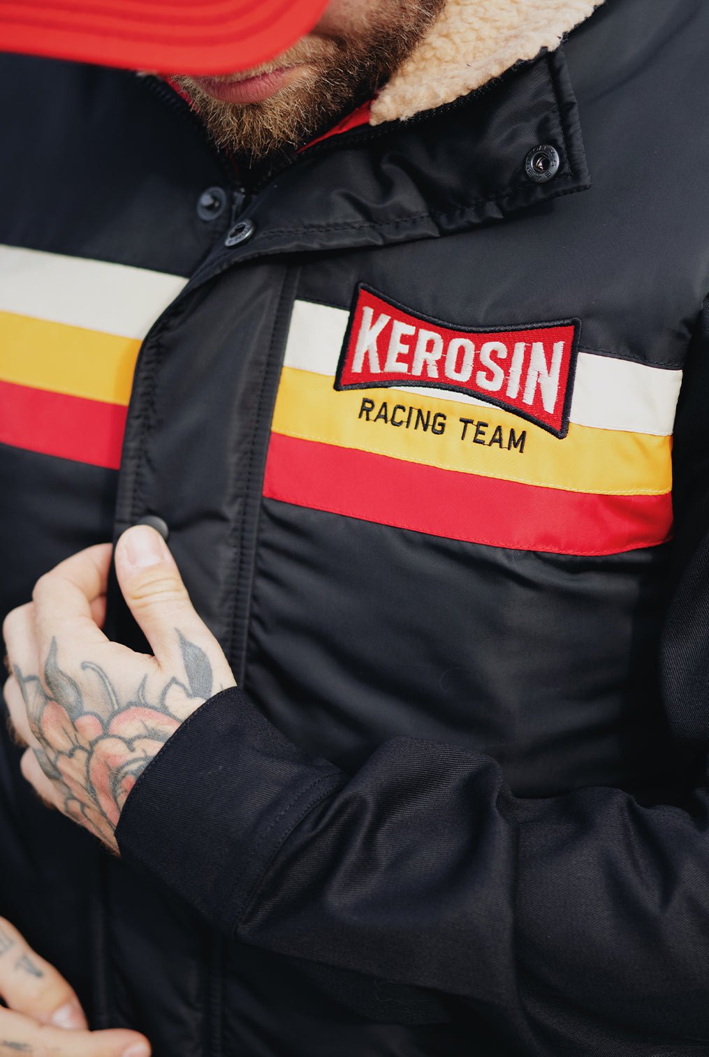 Steppweste 'Racing Team' in Schwarz – Westen von King Kerosin - Ansicht 11