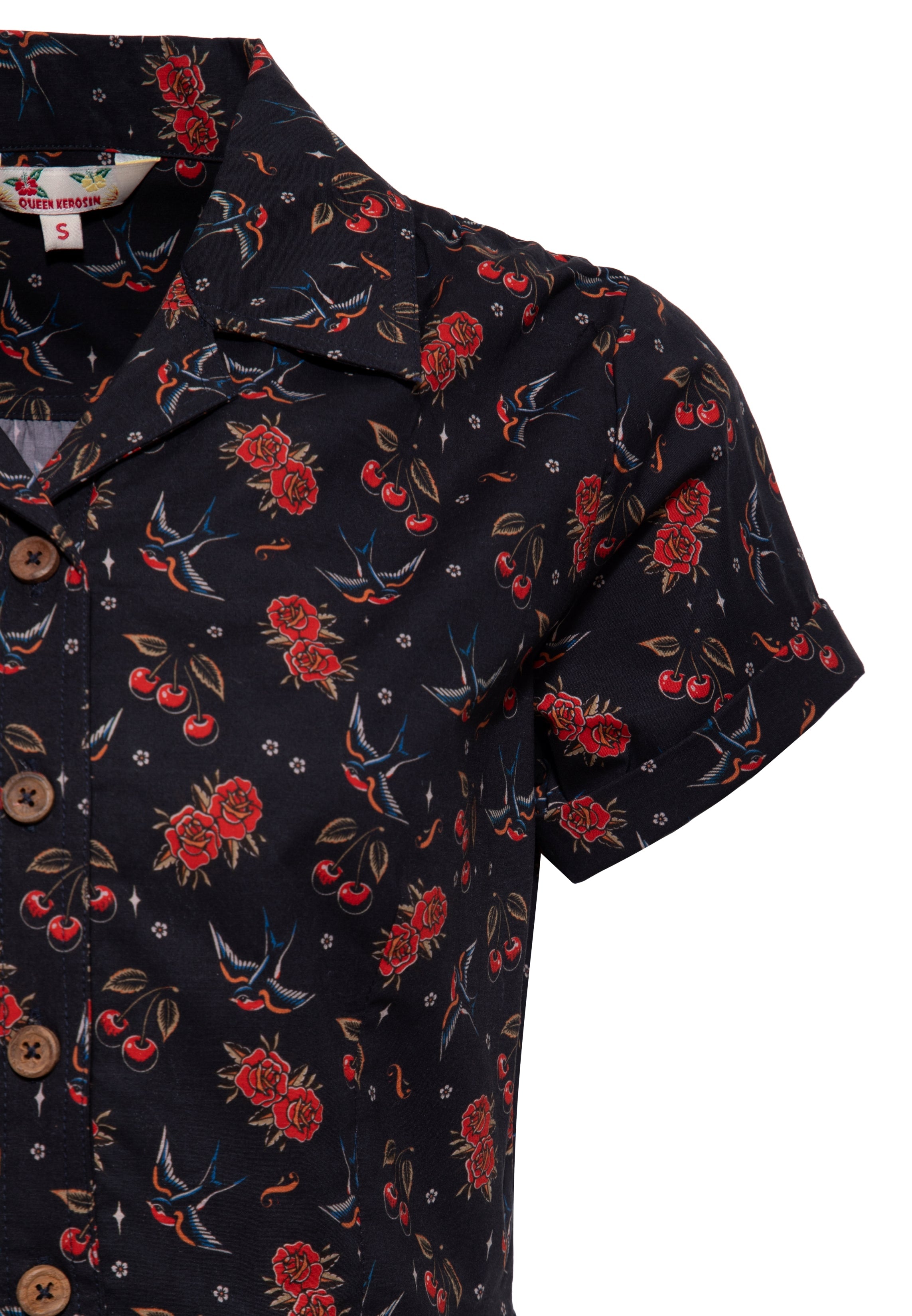 Cropped Hawaiibluse 'Cherries & Roses' in Schwarz Blusen von Queen Kerosin