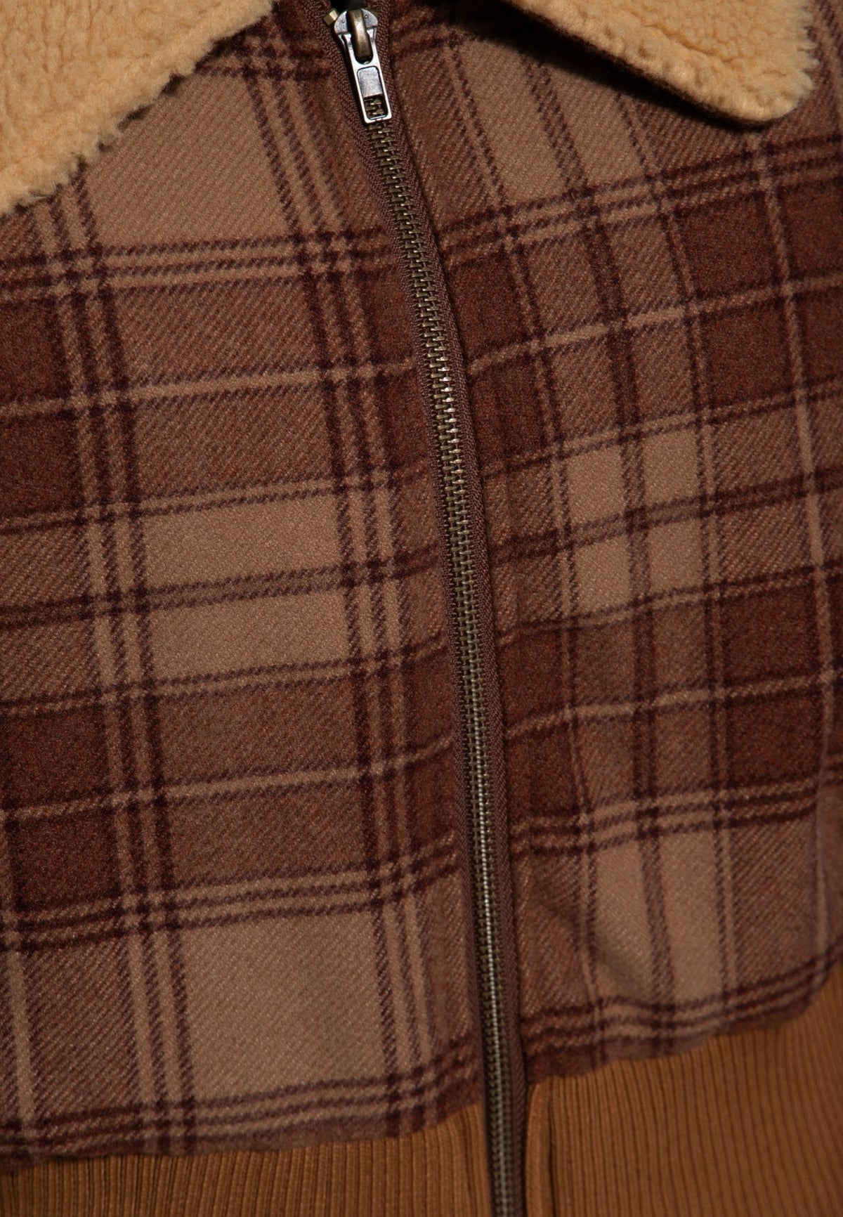Damen jacke Cropped flanell with teddy collar in Brown – Jacke von Queen Kerosin - Ansicht 5