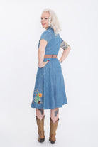 Queen Kerosin - Denim Kleid mit Western Stickereien «Western»
