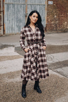Hemdblusenkleid 'Jayne' in Dunkelbraun – Kleider von Queen Kerosin - Ansicht 14