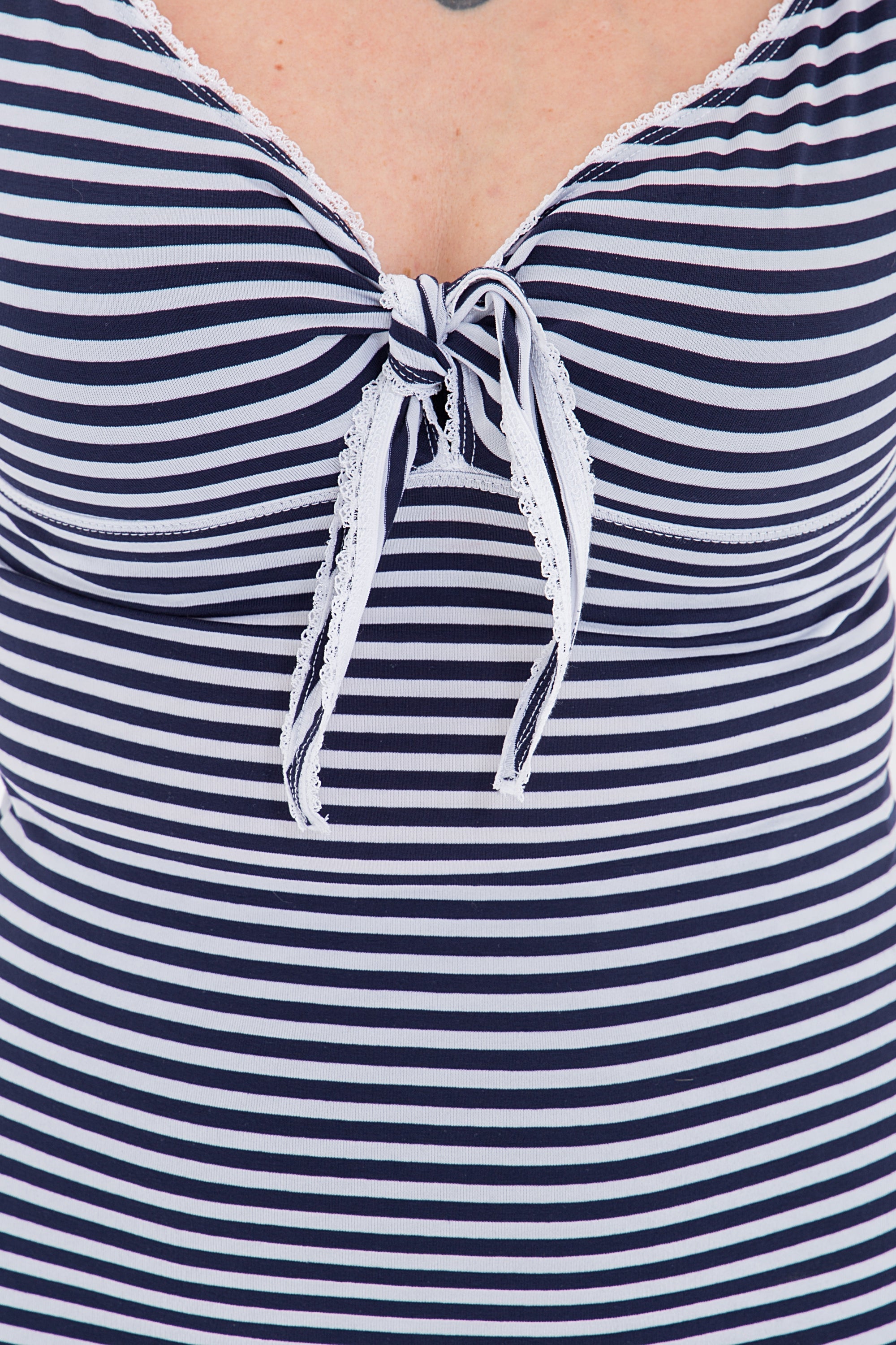 Queen Kerosin - Sailor Shirt mit süßer Schleife am Ausschnitt «Born Free»