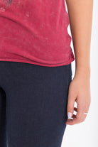Queen Kerosin - Shirt mit Frontmotiv und Waschung