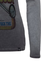 Slim Fit Longsleeve mit Retro - Print und Oilwash - Effekt «Velden Village 2020» Langarmshirts von Queen Kerosin