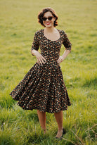 Swing Kleid in Braun Kleider von Queen Kerosin