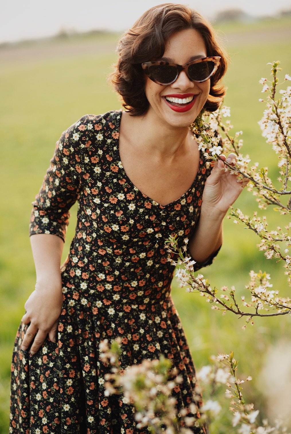 Swing Kleid in Braun Kleider von Queen Kerosin