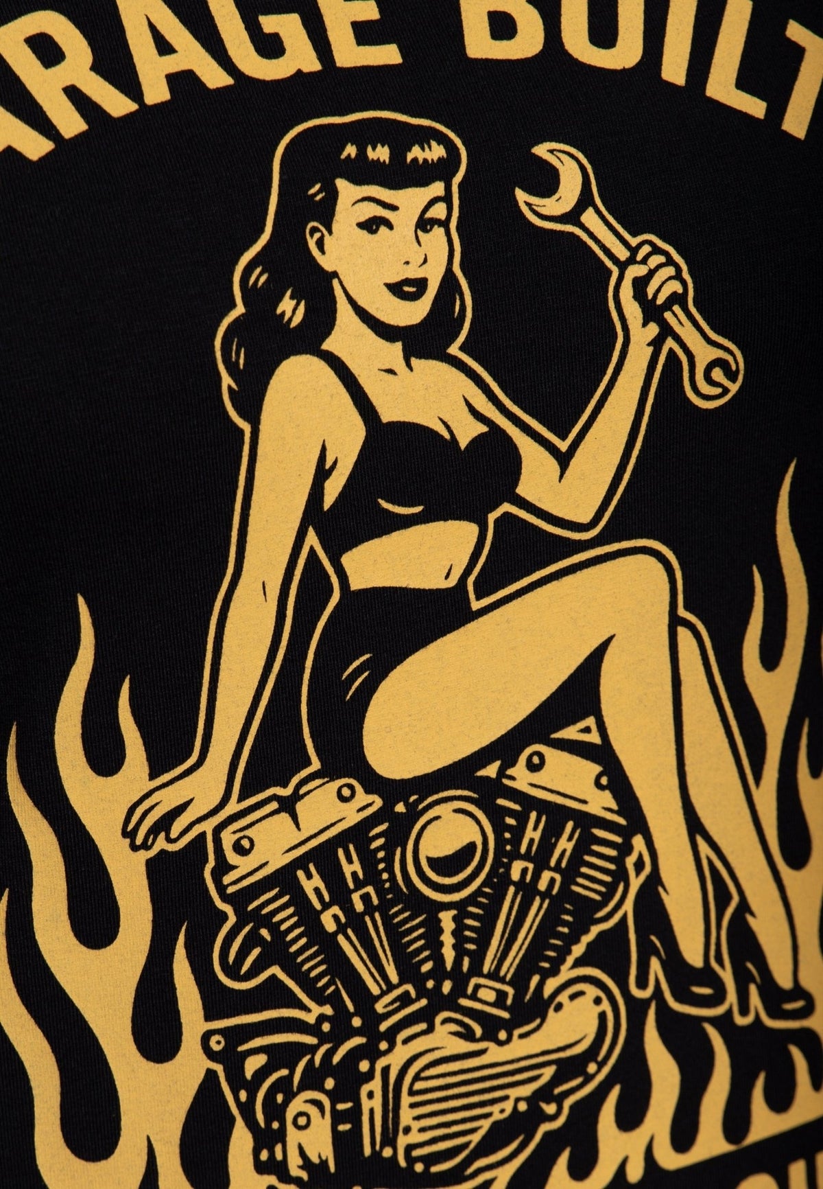 T-Shirt 'Garage Built' in Schwarz – T-Shirts von Queen Kerosin - Ansicht 4