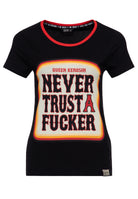 T-Shirt 'Never Trust A Fucker' in Schwarz T-Shirts von Queen Kerosin