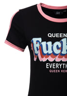 T-Shirt 'Queen Of Fucking Everything' in Schwarz T-Shirts von Queen Kerosin