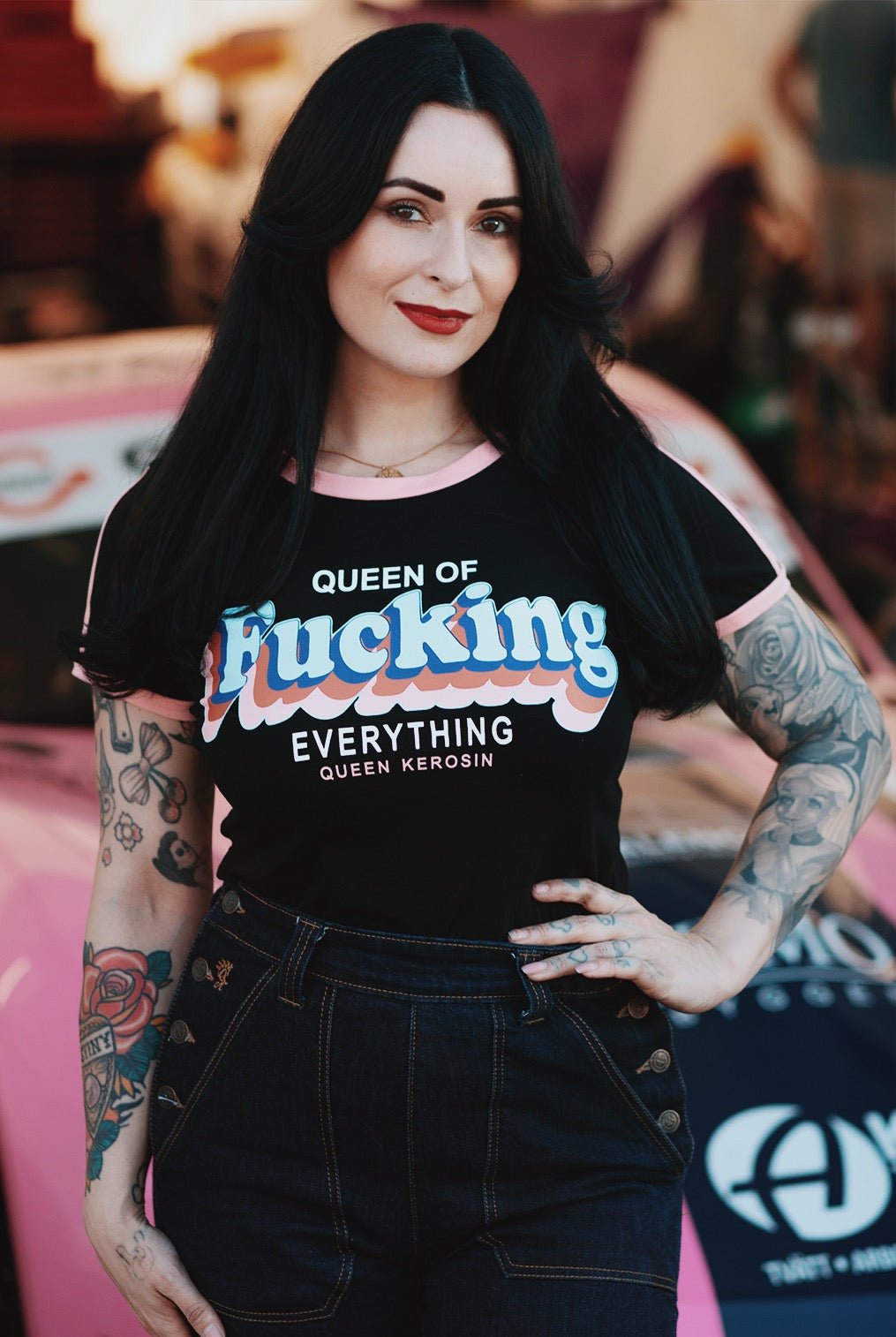 T-Shirt 'Queen Of Fucking Everything' in Schwarz T-Shirts von Queen Kerosin