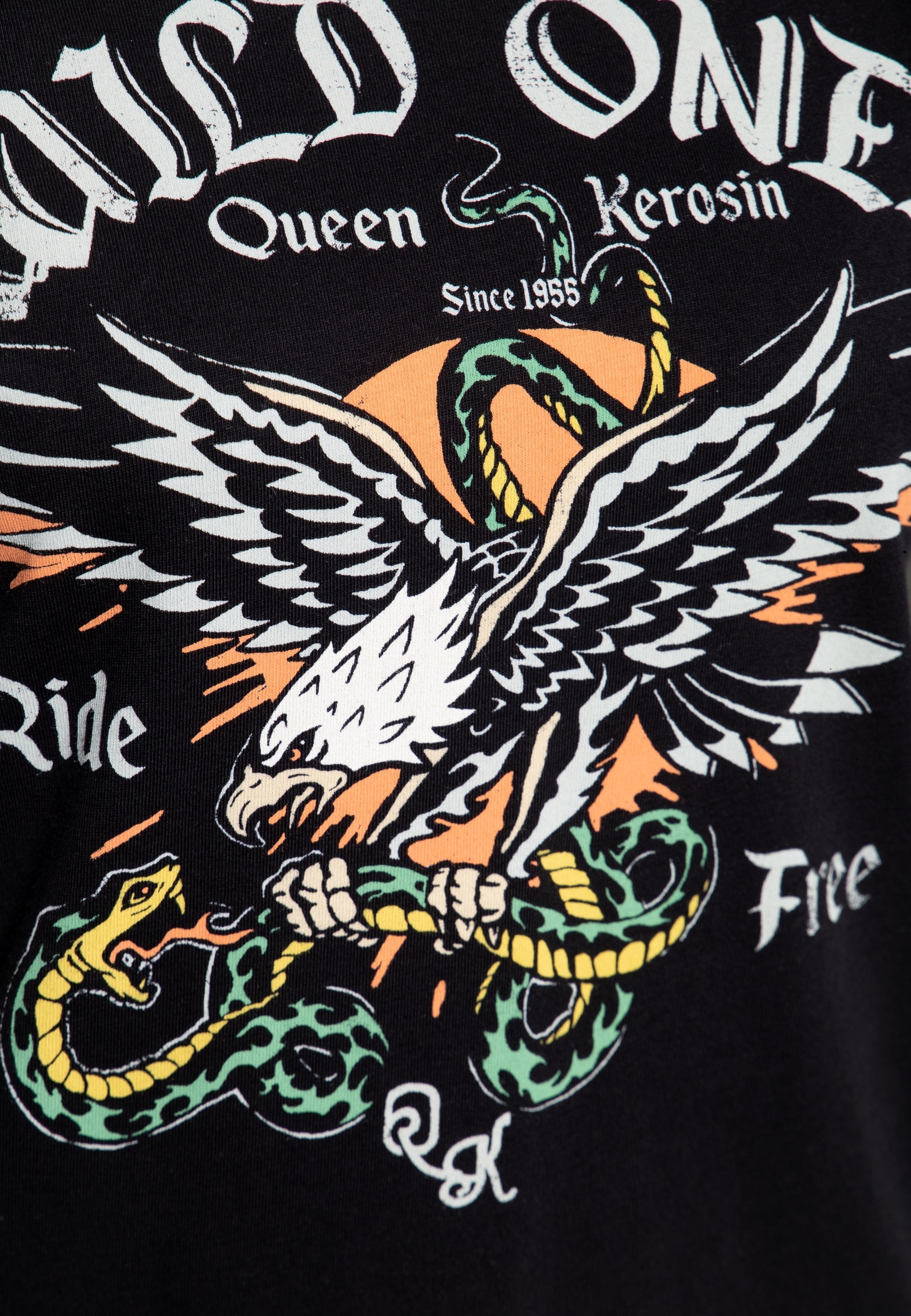 Queen Kerosin - Wide Fit T-Shirt «Wild Ones Ride Free»
