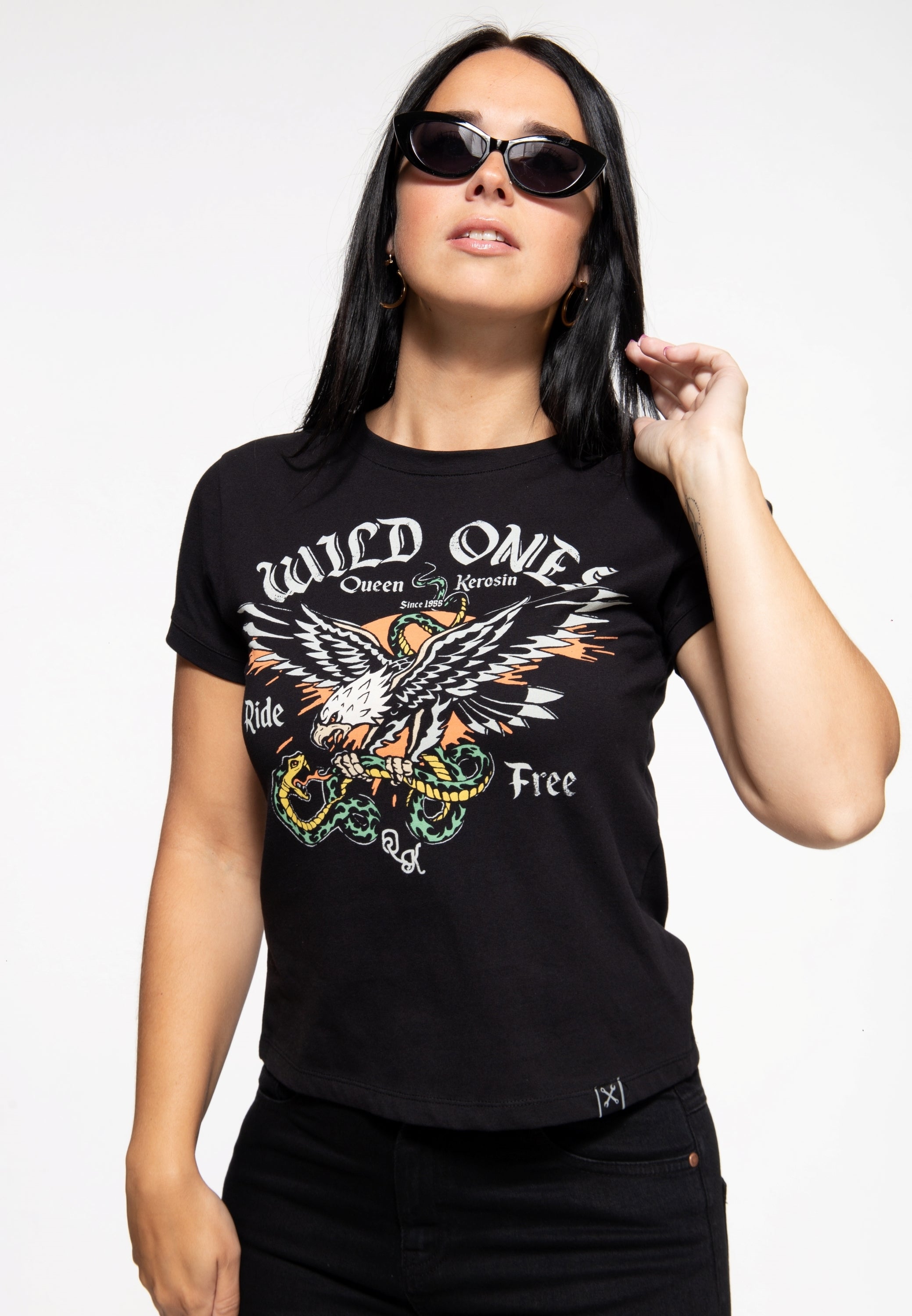 Queen Kerosin - Wide Fit T-Shirt «Wild Ones Ride Free»