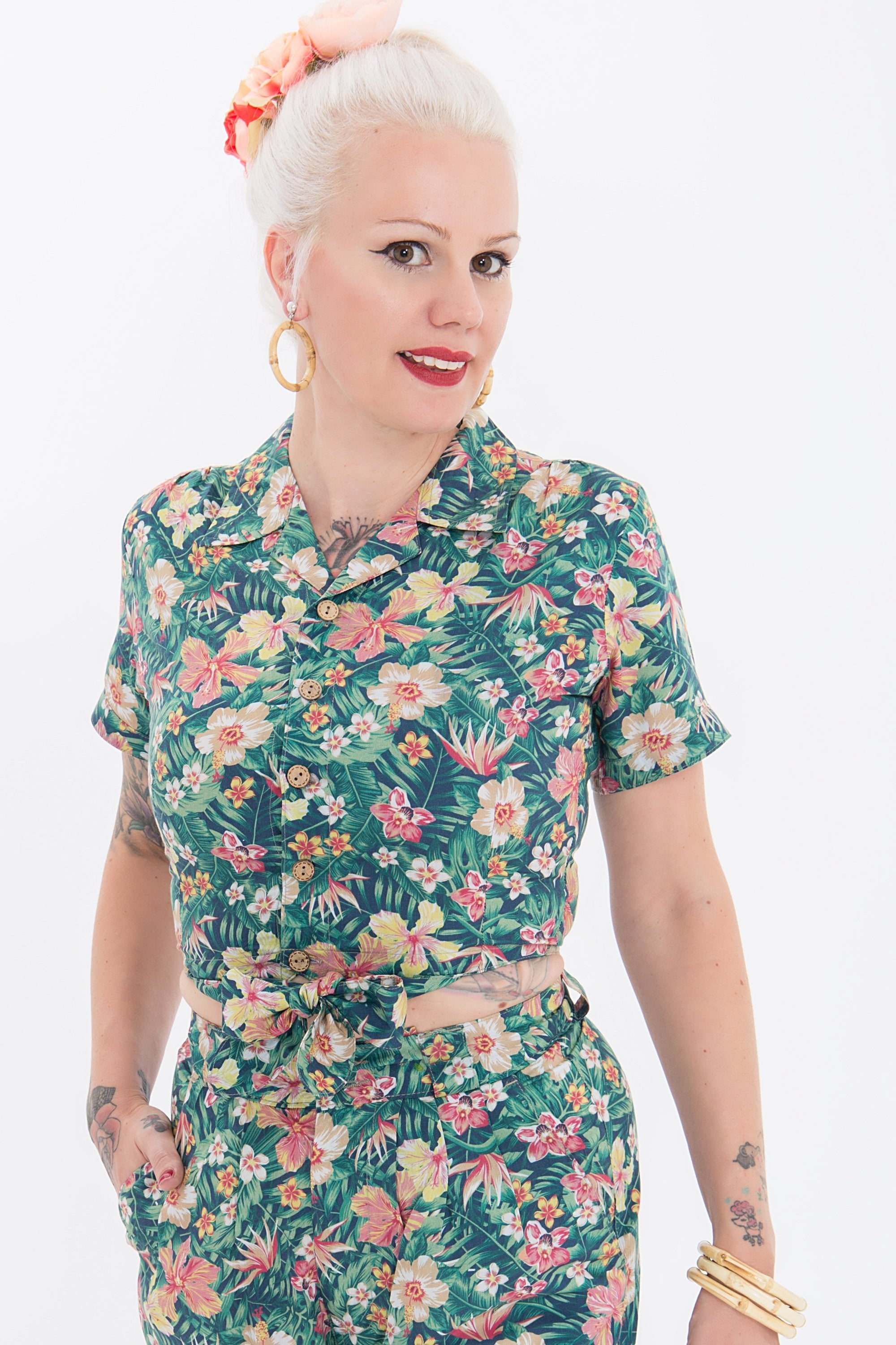 Queen Kerosin - Bluse mit tropischem Muster