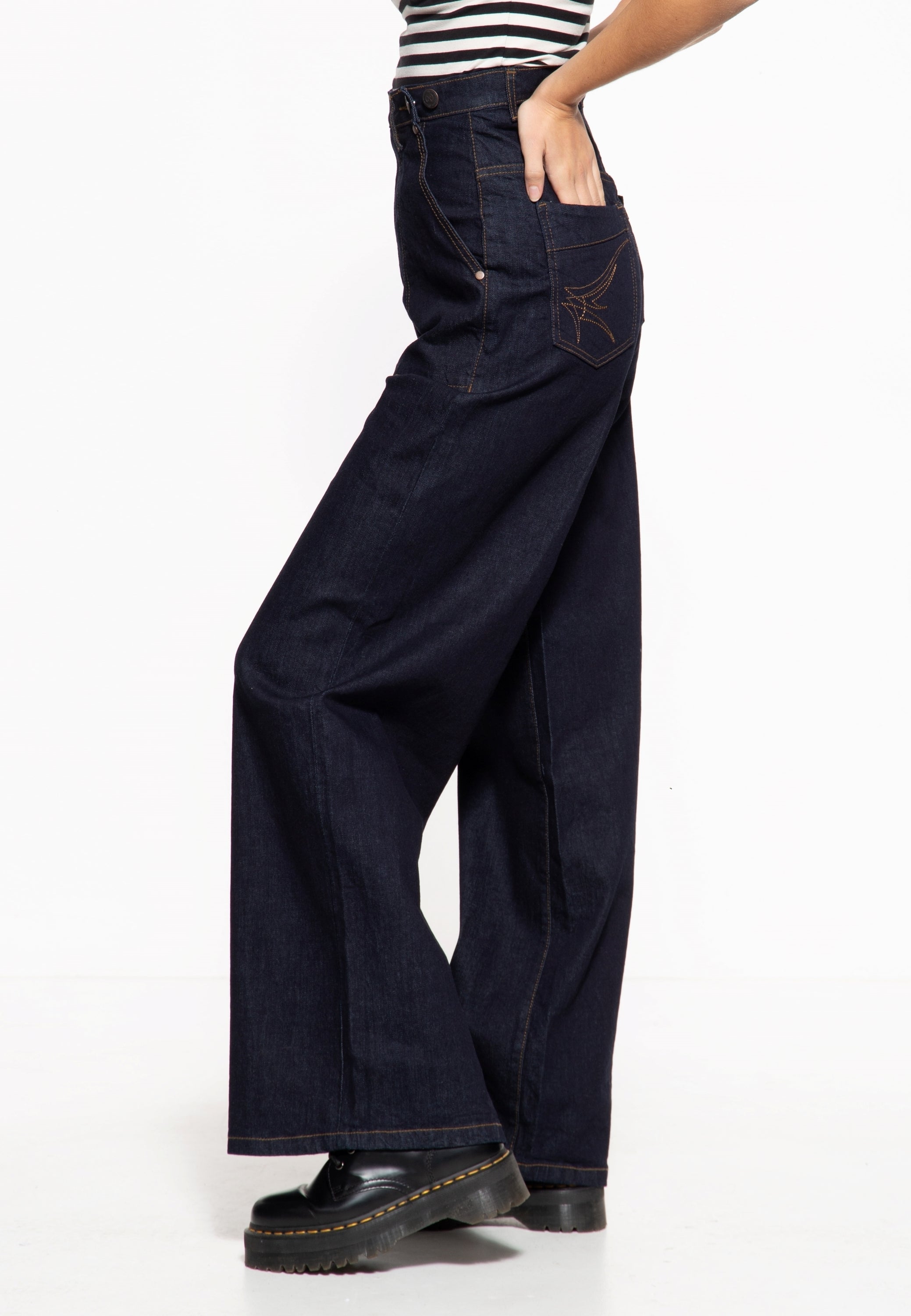 Queen Kerosin - Flared Jeans