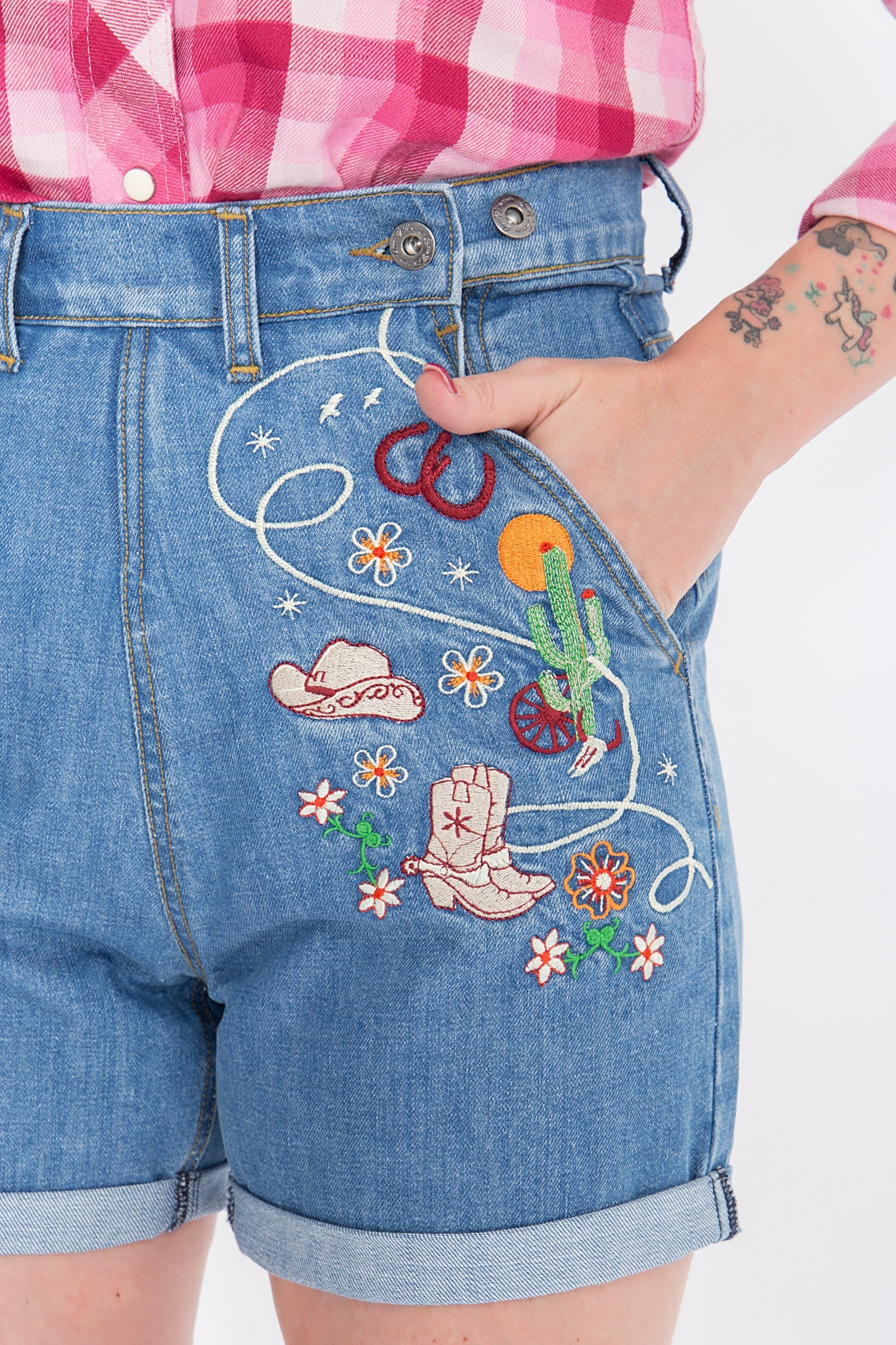 Jeansshorts mit Stickereien im Western-Look - KING KEROSIN
