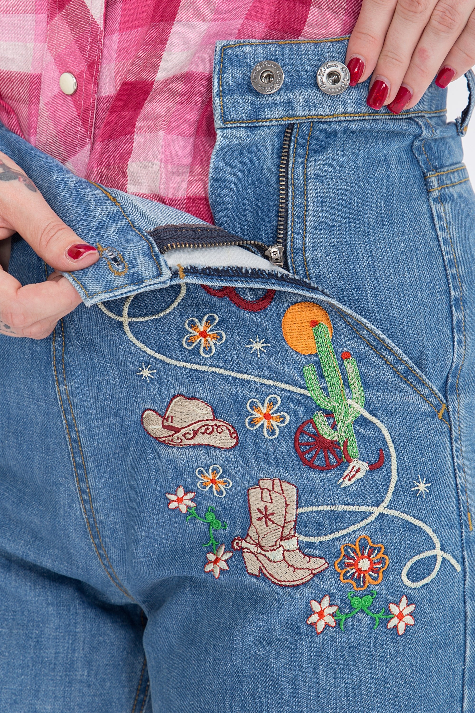 Jeansshorts mit Stickereien im Western-Look - KING KEROSIN