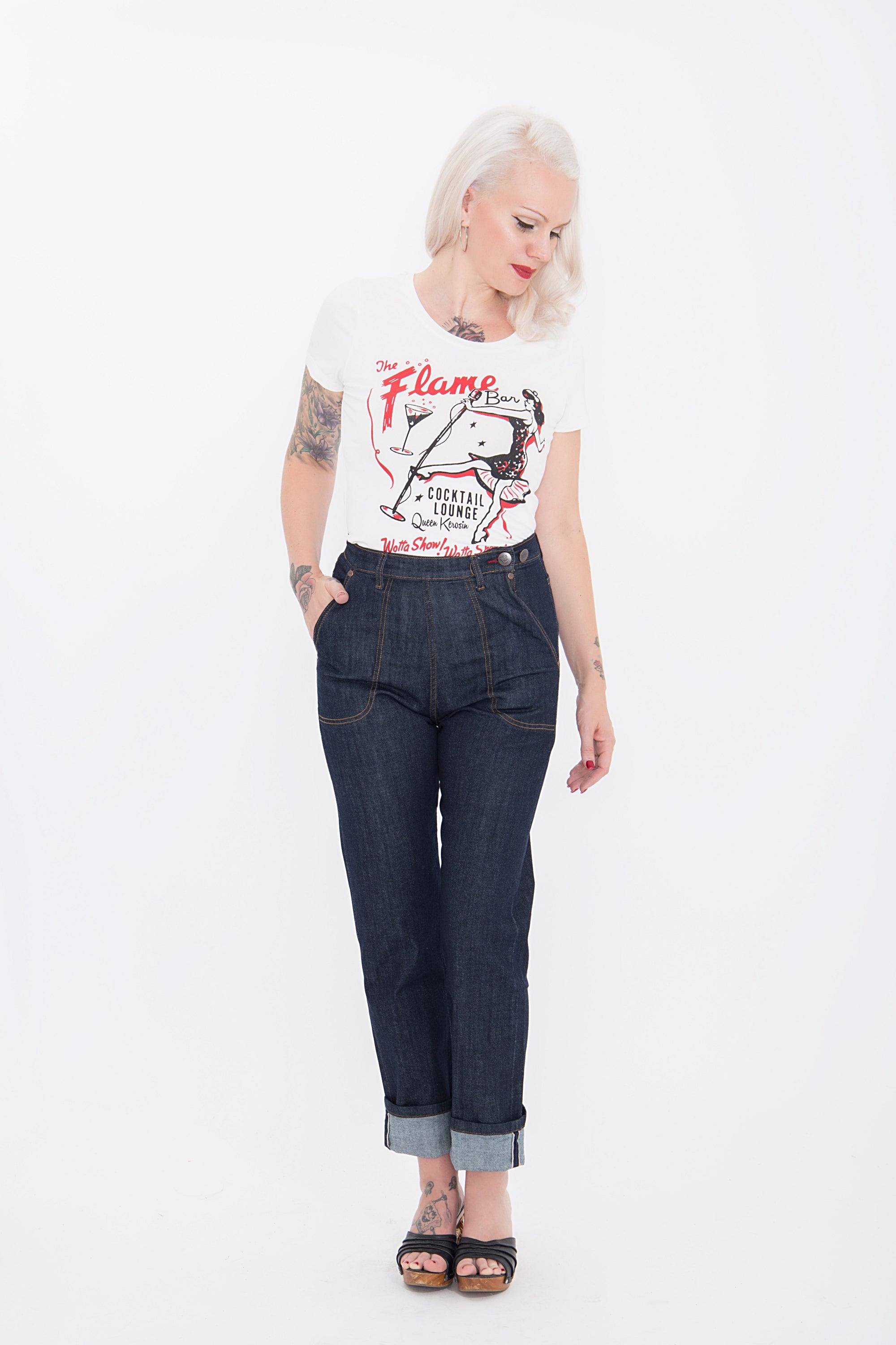 Queen Kerosin - Kurzarm Shirt mit coolem Retro-Print «Flame Bar»