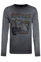 Longsleeve mit Retro-Print und Oilwash-Effekt «Velden Village 2020» - KING KEROSIN