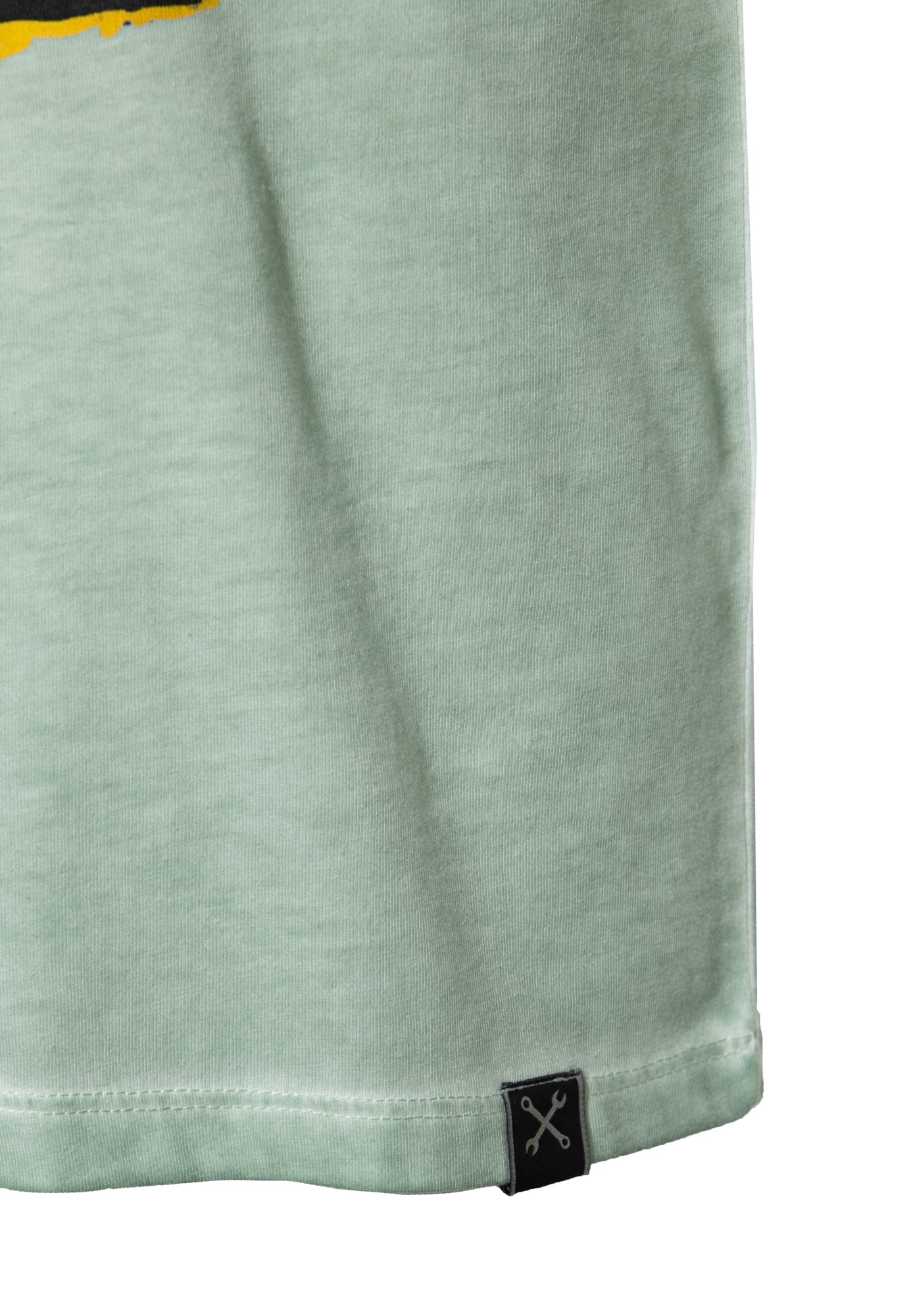 King Kerosin - Roll-Up T-Shirt Oil Wash mit Monster-Print und V-Ausschnitt «V8 Monster»